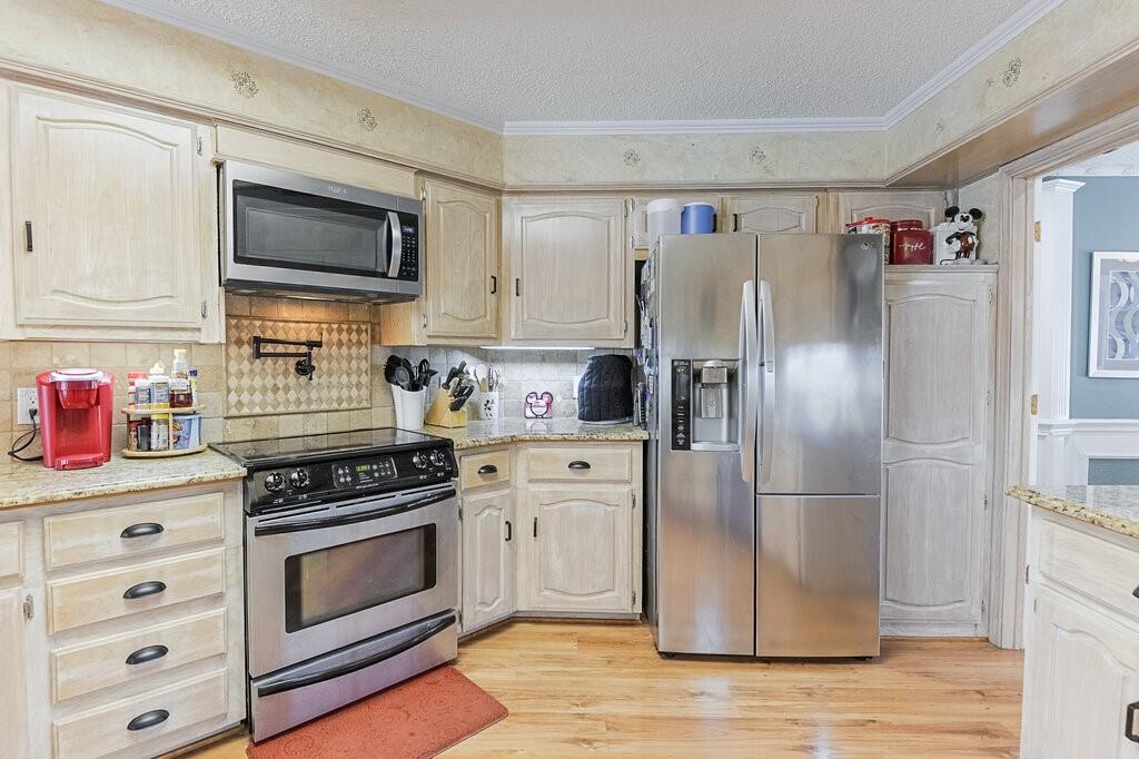 Kennedale, Texas, 76060, United States, 3 Bedrooms Bedrooms, ,3 BathroomsBathrooms,Residential,For Sale,1995469