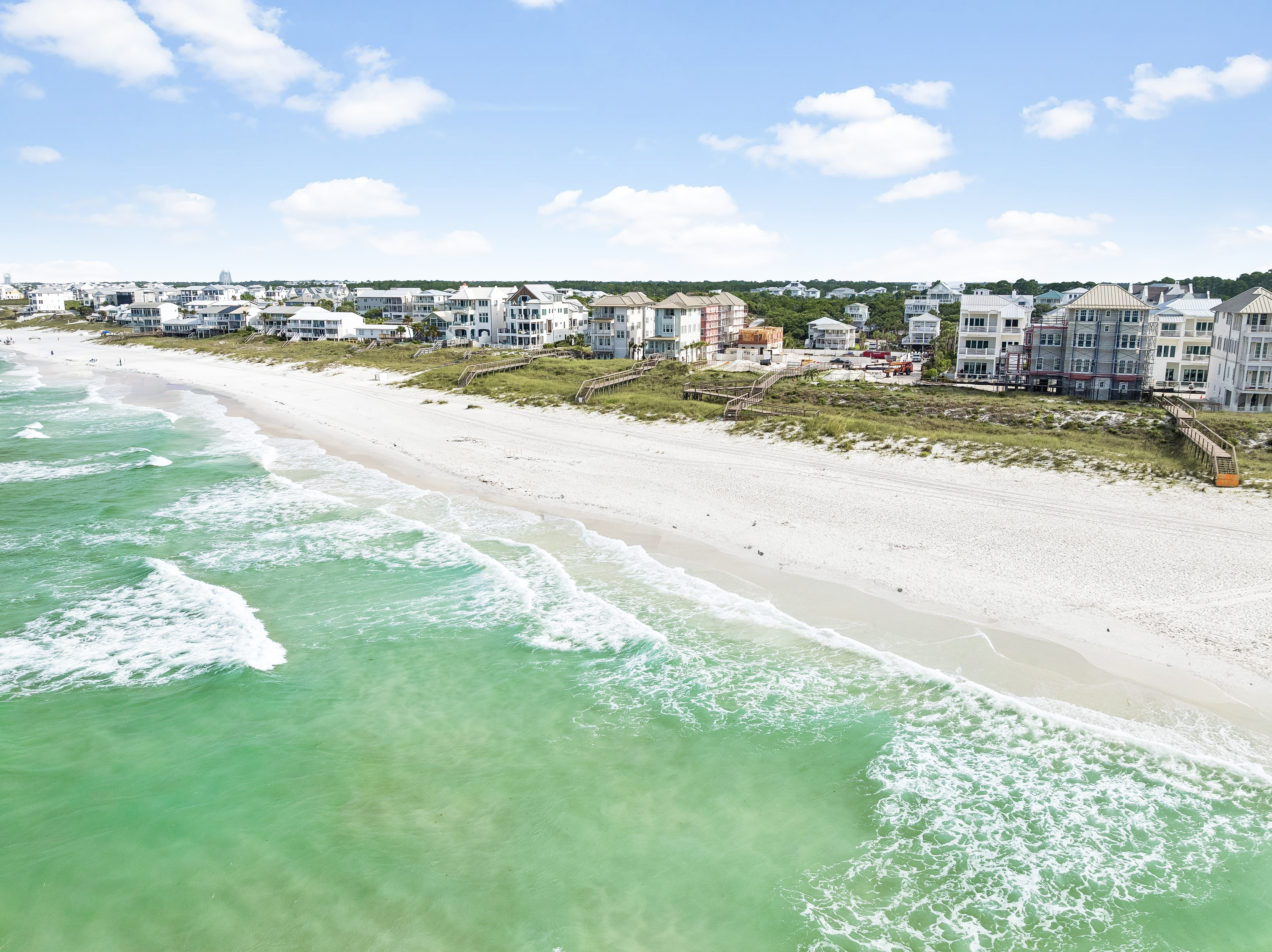  New Gulf-View Home With Elevated Terrace Living - 物件實景