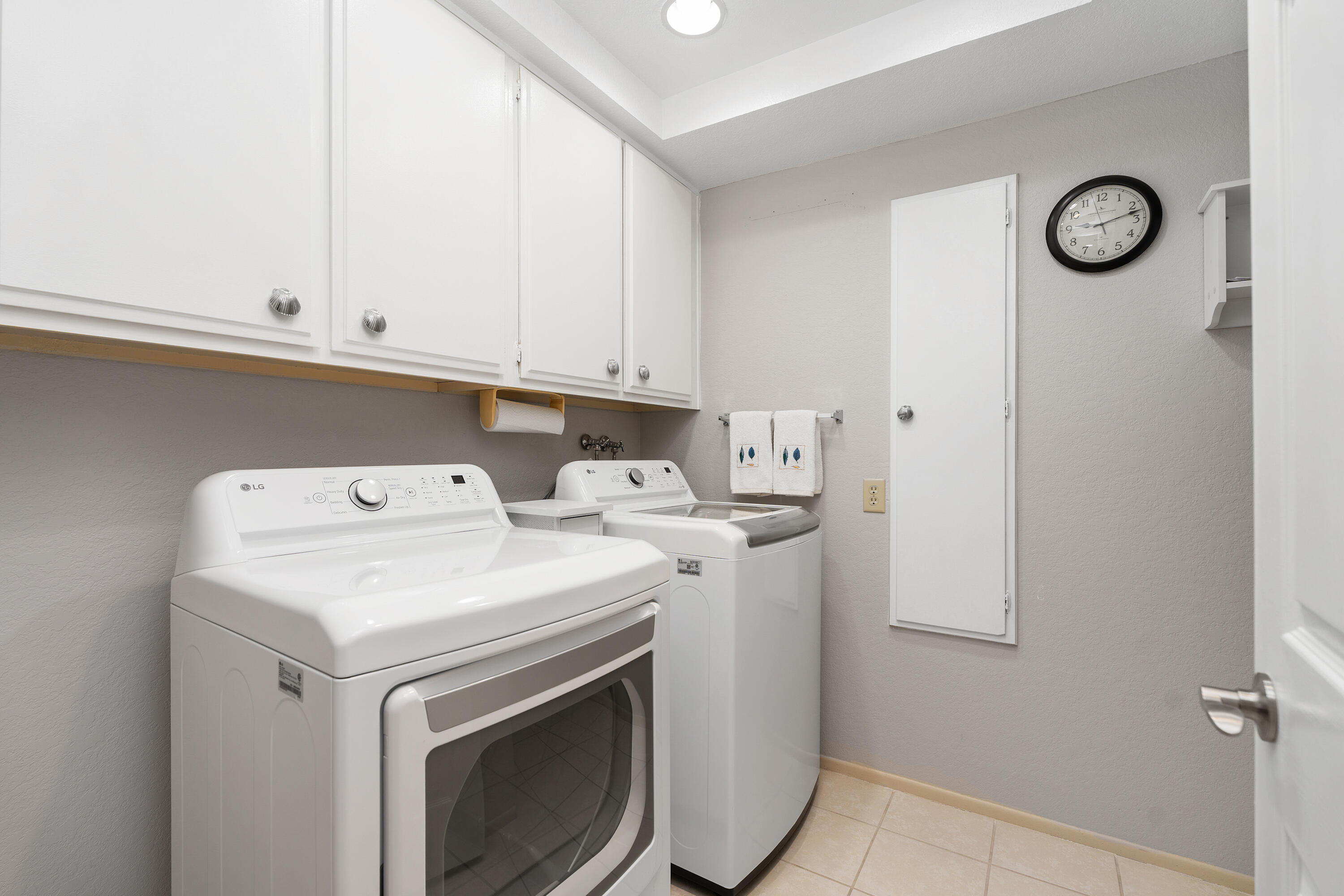 Palm Desert, California, 92260, United States, 3 Bedrooms Bedrooms, ,2 BathroomsBathrooms,Residential,For Sale,1991585