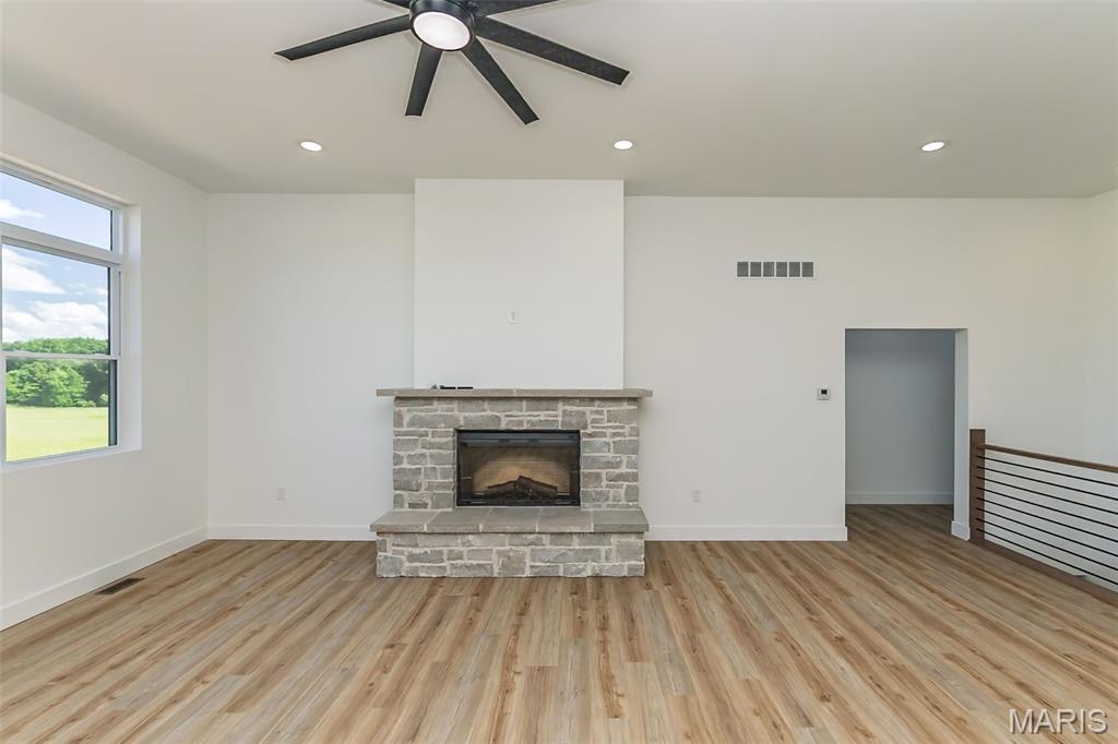 Troy, Missouri, 63379, United States, 4 Bedrooms Bedrooms, ,4 BathroomsBathrooms,Residential,For Sale,1913425