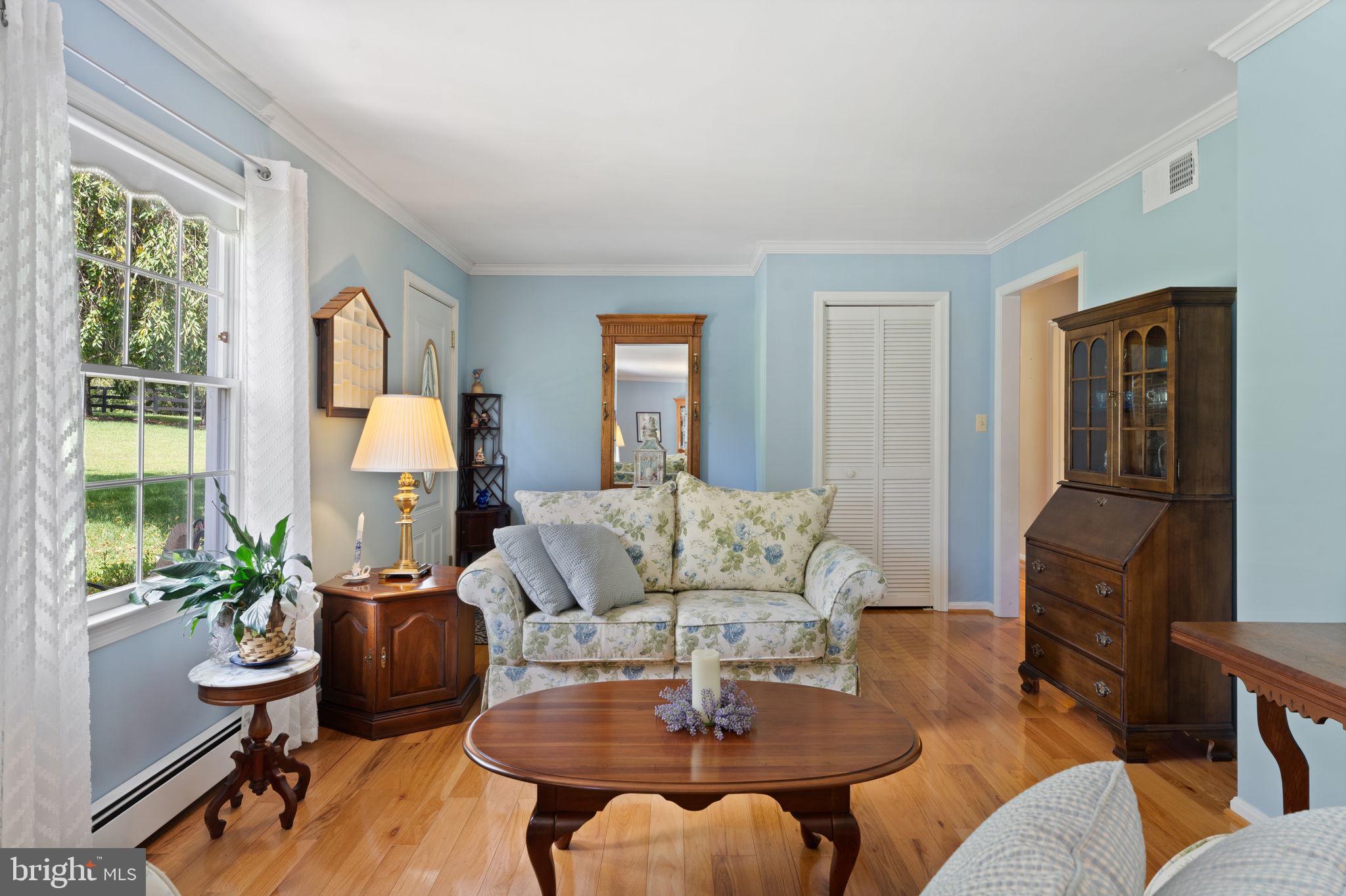 Marshall, Virginia, 20115, United States, 3 Bedrooms Bedrooms, ,2 BathroomsBathrooms,Residential,For Sale,1937903