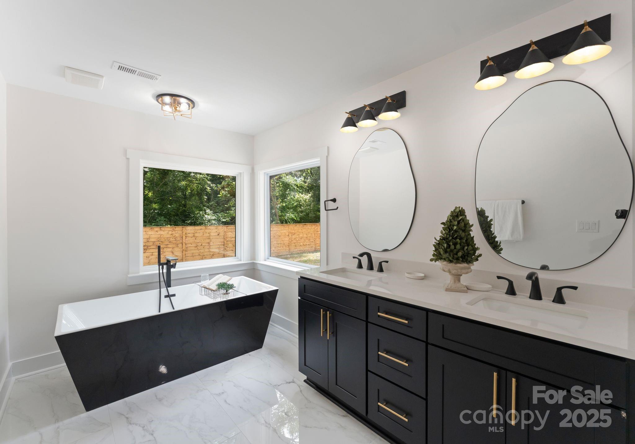 Charlotte, North Carolina, 28226, United States, 6 Bedrooms Bedrooms, ,5 BathroomsBathrooms,Residential,For Sale,1901811