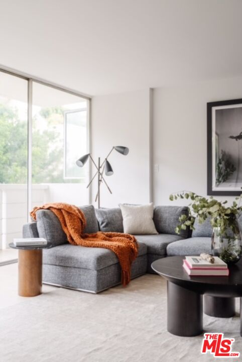 West Hollywood, California, 90069, United States, 1 Bedroom Bedrooms, ,1 BathroomBathrooms,Residential,For Sale,1891837