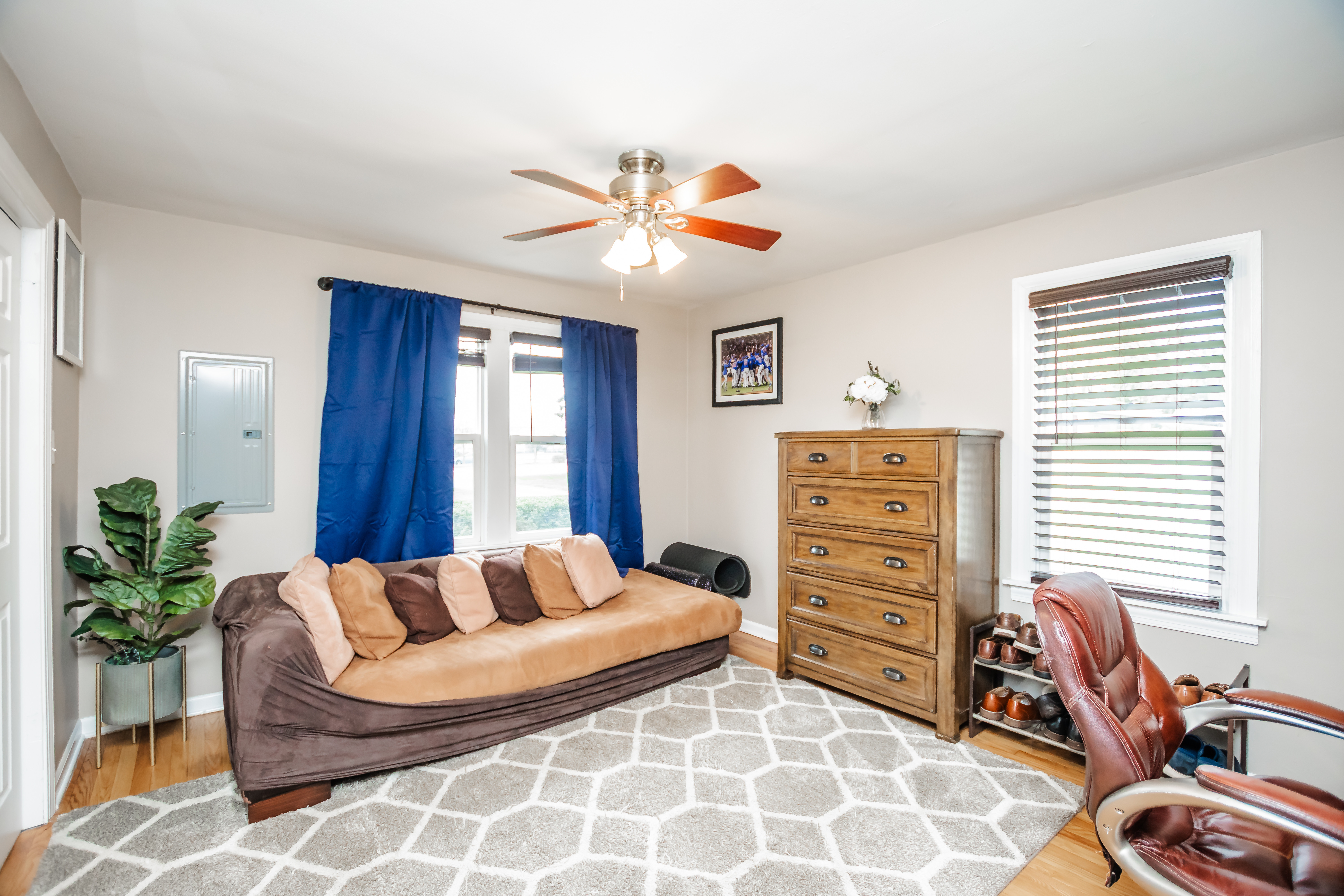  Beautifully Maintained Starter Home - 物件實景