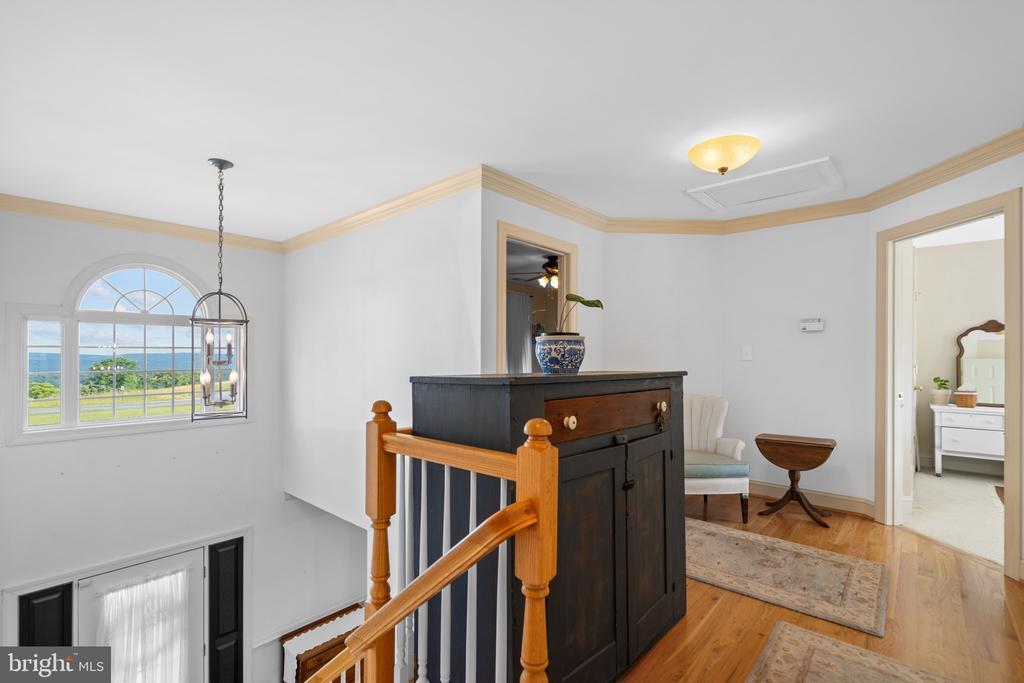 Gore, Virginia, 22637, United States, 4 Bedrooms Bedrooms, ,4 BathroomsBathrooms,Residential,For Sale,1987916