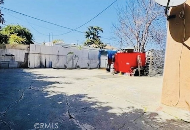 Los Angeles, California, 90059, United States, 11 Bedrooms Bedrooms, ,Residential,For Sale,1975750