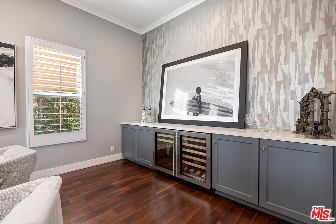 Pacific Palisades, California, 90272, United States, 4 Bedrooms Bedrooms, ,4 BathroomsBathrooms,Residential,For Sale,1911356