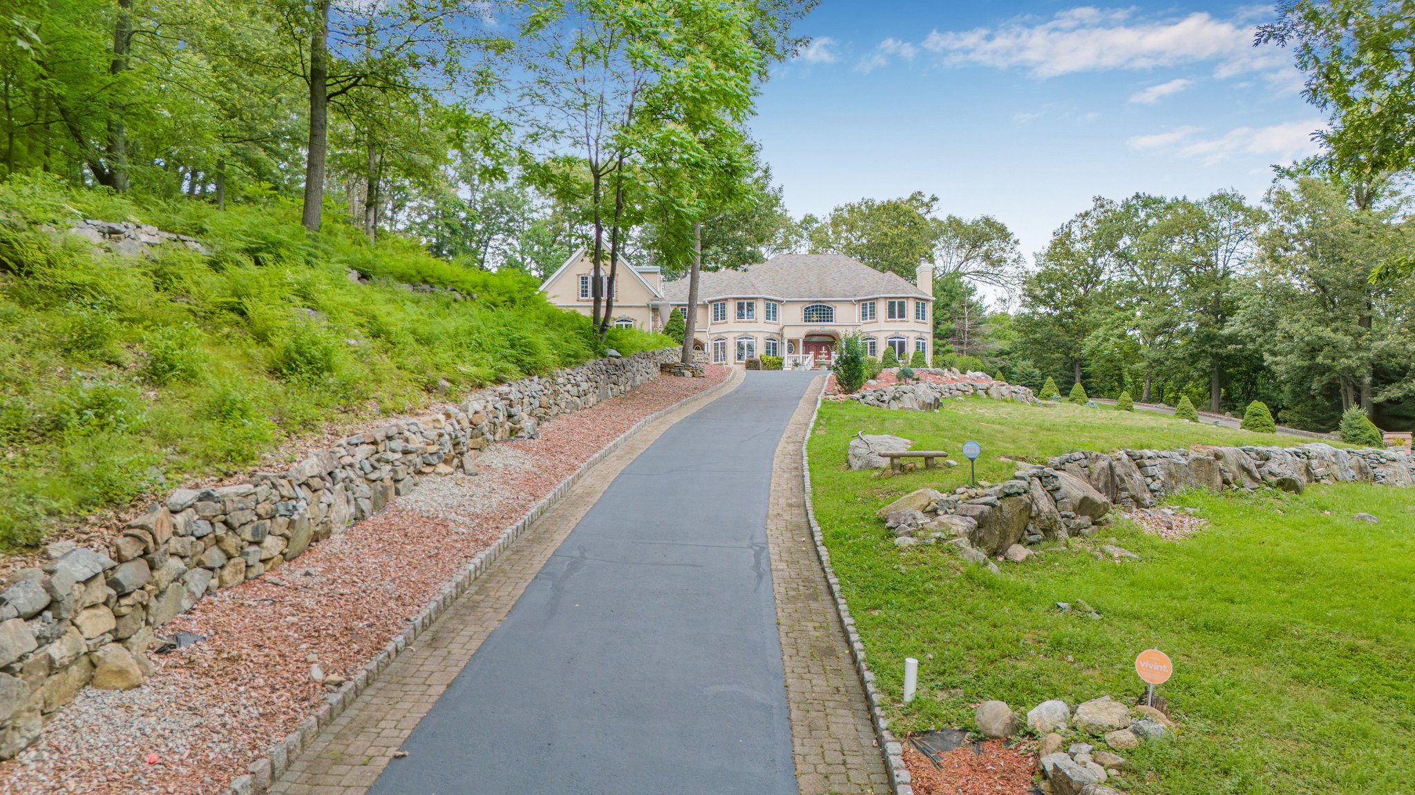 Kinnelon, New Jersey, 07405, United States, 6 Bedrooms Bedrooms, ,5 BathroomsBathrooms,Residential,For Sale,1983077