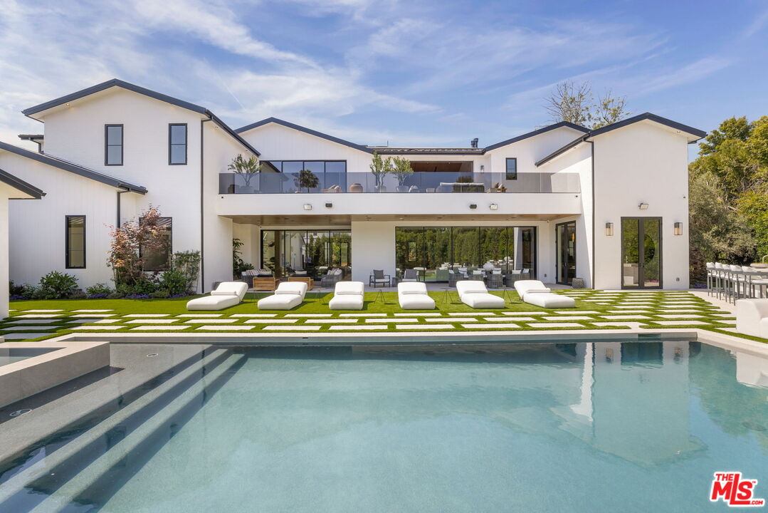 Los Angeles, California, 90024, United States, 8 Bedrooms Bedrooms, ,9 BathroomsBathrooms,Residential,For Sale,1907204
