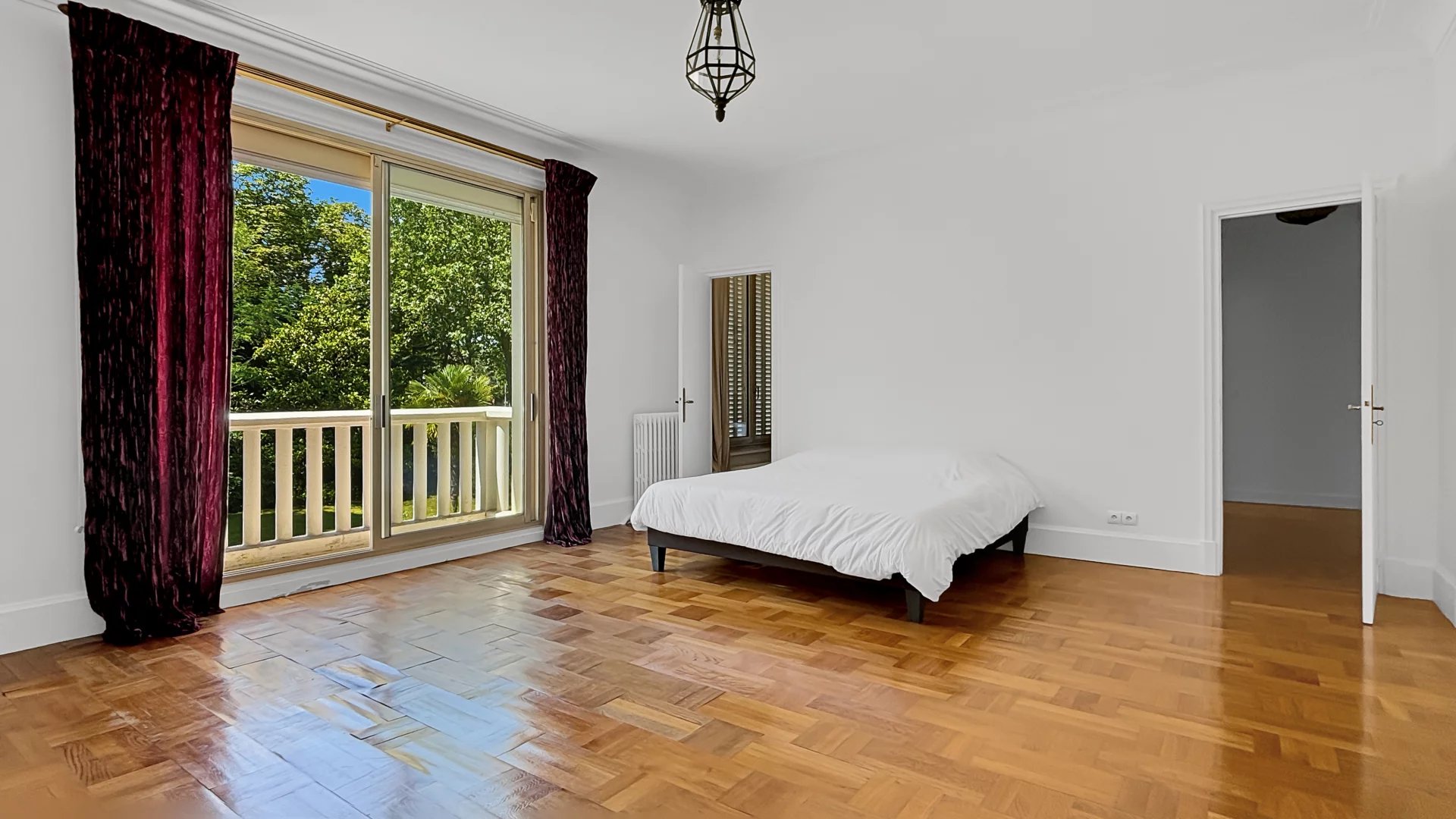 Maisons-Laffitte, Île-de-France, 78600, FR, 8 Bedrooms Bedrooms, ,7 BathroomsBathrooms,Residential,For Sale,1562144