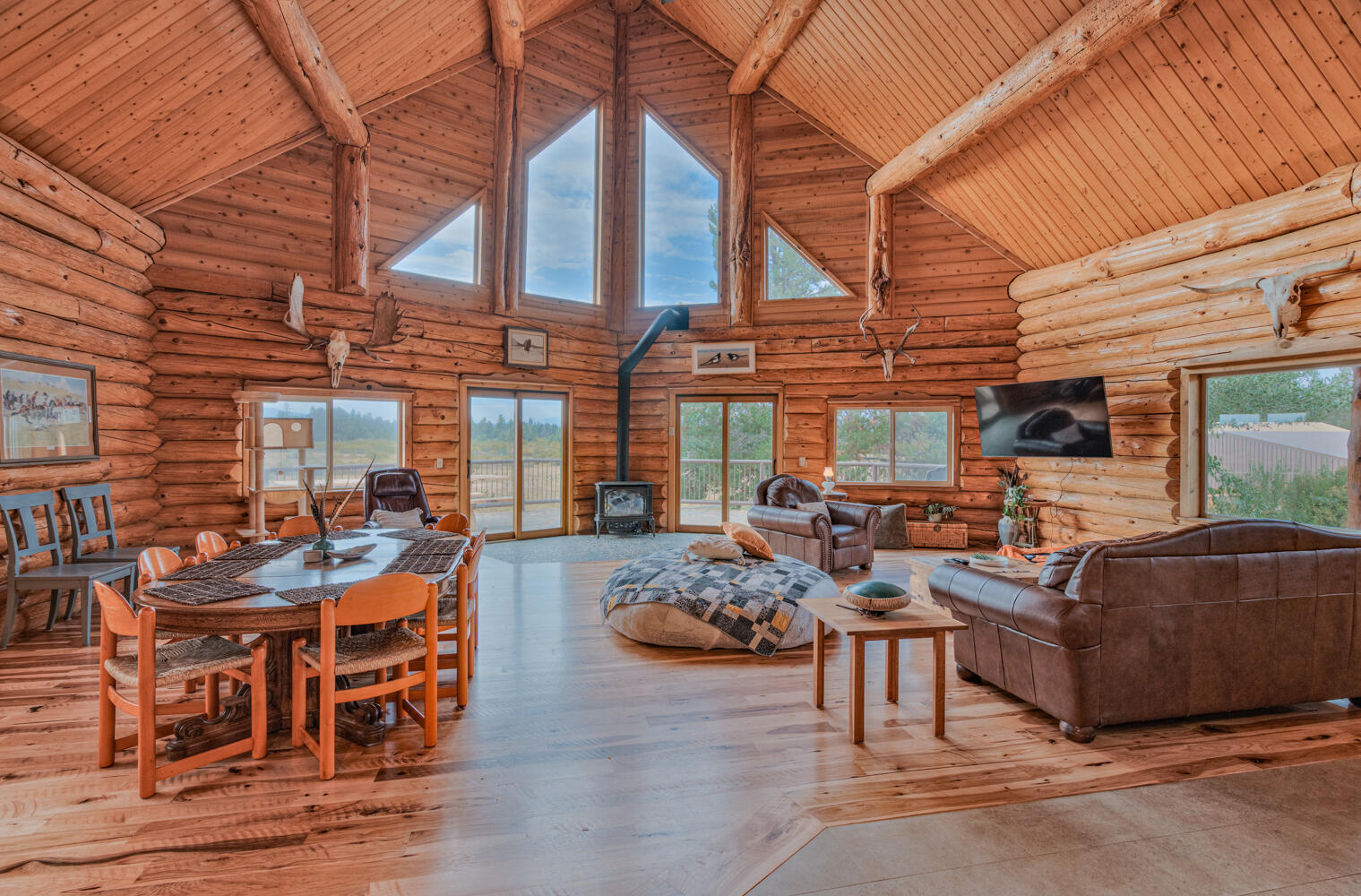 La Pine, Oregon, 97739, United States, 3 Bedrooms Bedrooms, ,2 BathroomsBathrooms,Residential,For Sale,1976945