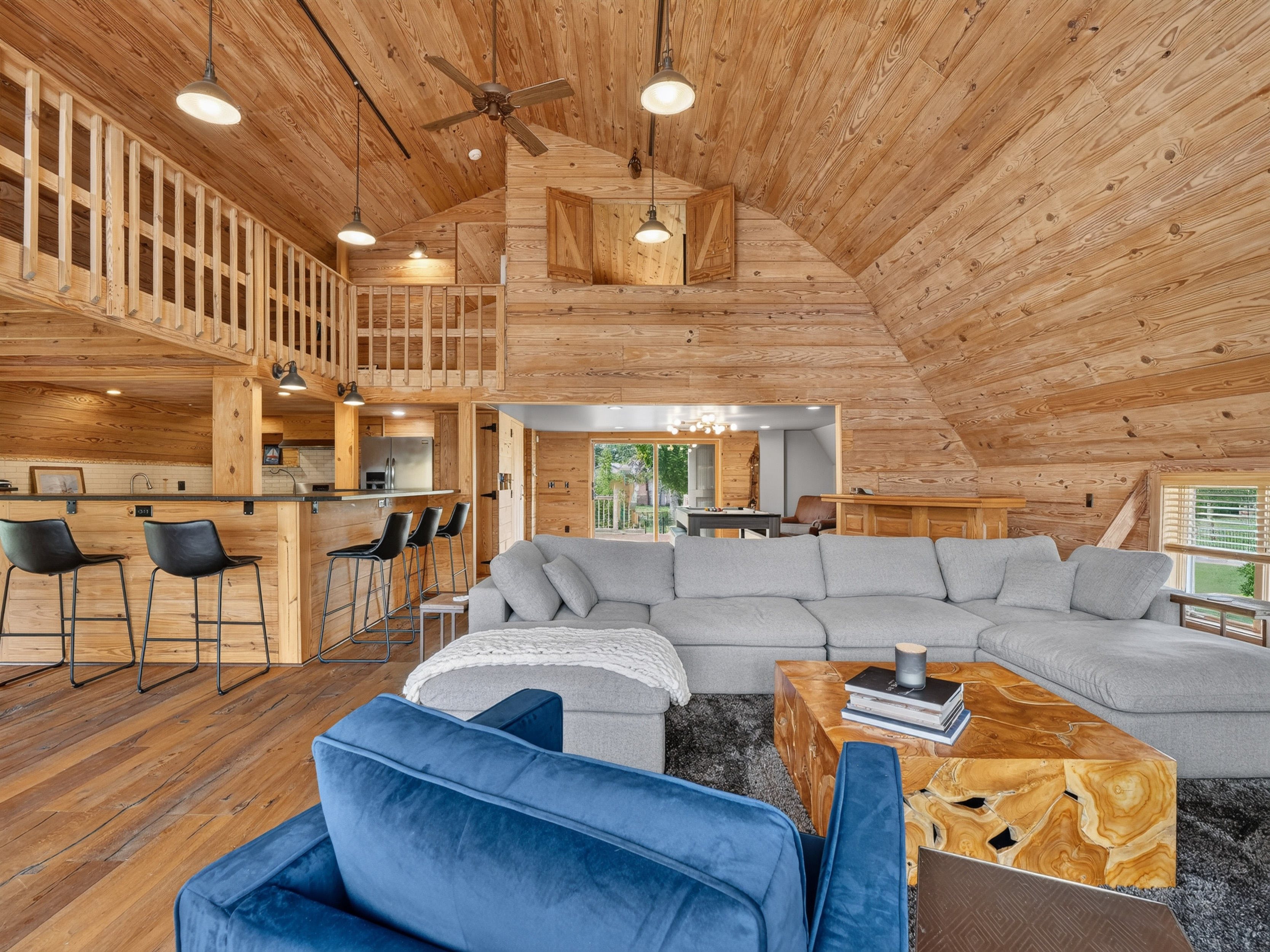  Multiple Residences on a 2.7 Acre Peninsula off Lake Wawasee - 物件實景