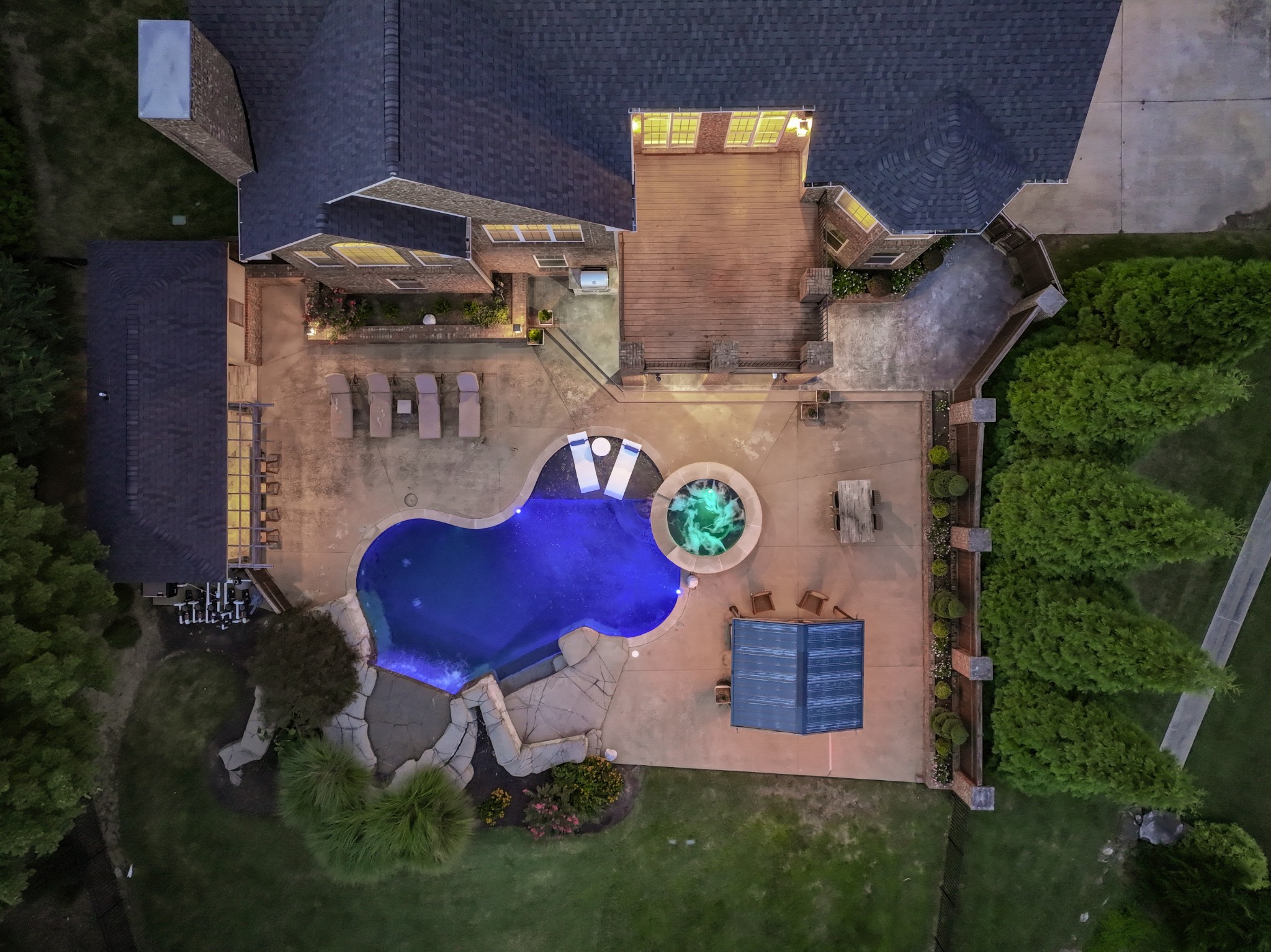 Clarksville, Tennessee, 37043, United States, 4 Bedrooms Bedrooms, ,5 BathroomsBathrooms,Residential,For Sale,1997798