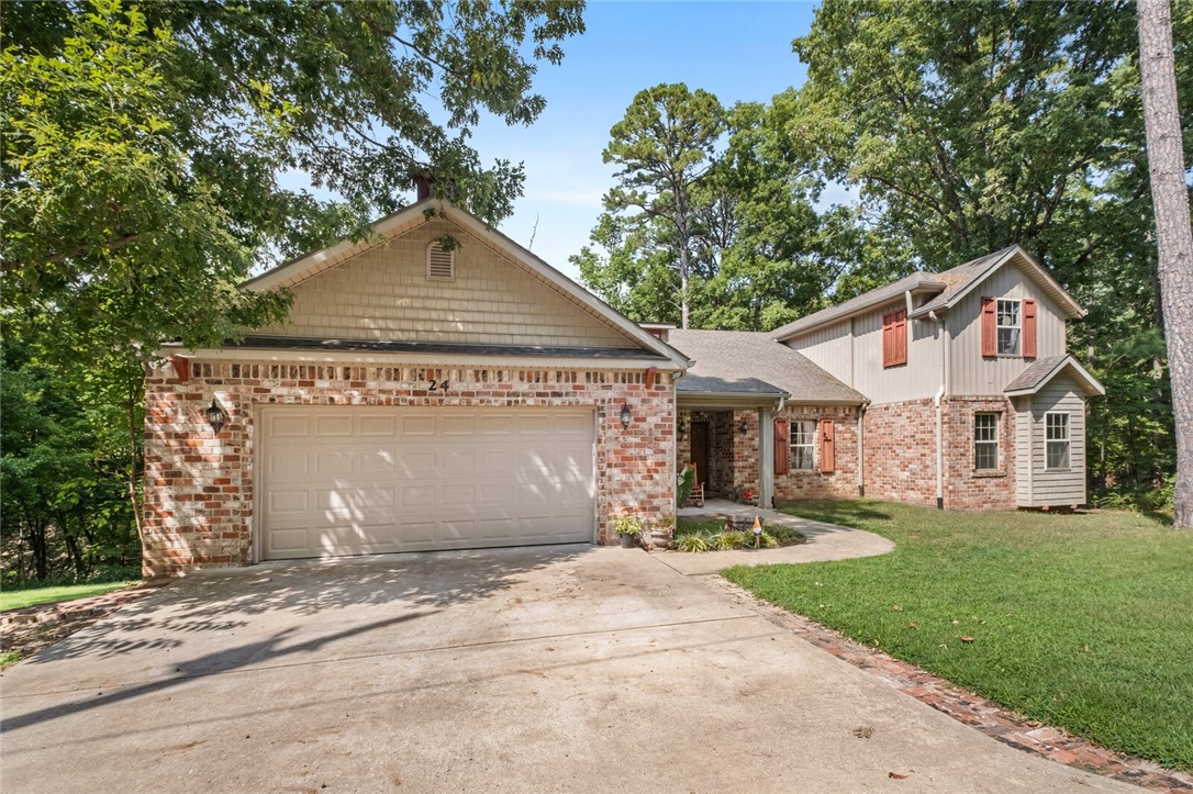 Bella Vista, Arkansas, 72714, United States, 4 Bedrooms Bedrooms, ,3 BathroomsBathrooms,Residential,For Sale,1949126