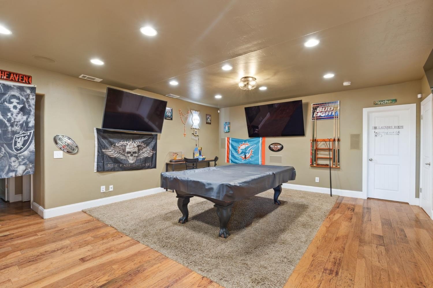 Clovis, California, 93619, United States, 4 Bedrooms Bedrooms, ,4 BathroomsBathrooms,Residential,For Sale,1924178