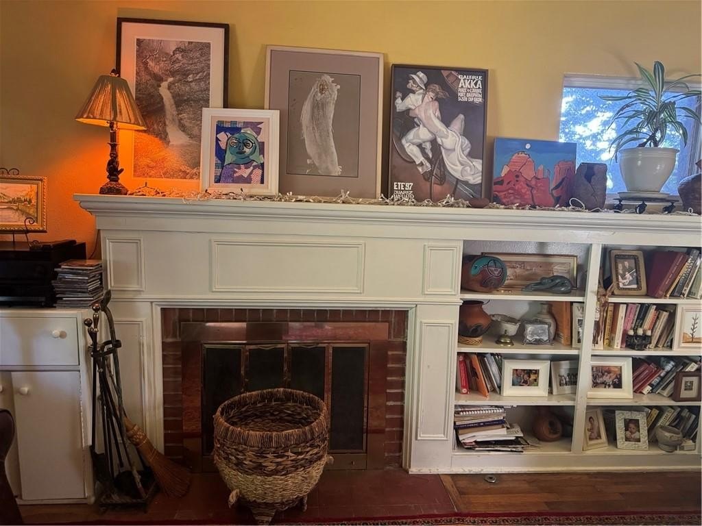 Fayetteville, Arkansas, 72701, United States, 2 Bedrooms Bedrooms, ,2 BathroomsBathrooms,Residential,For Sale,1980541