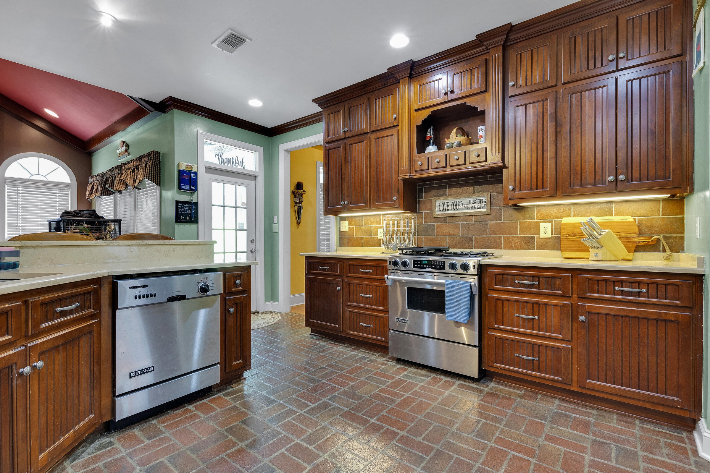 Fulton, Mississippi, 38843, United States, 4 Bedrooms Bedrooms, ,4 BathroomsBathrooms,Residential,For Sale,1976372