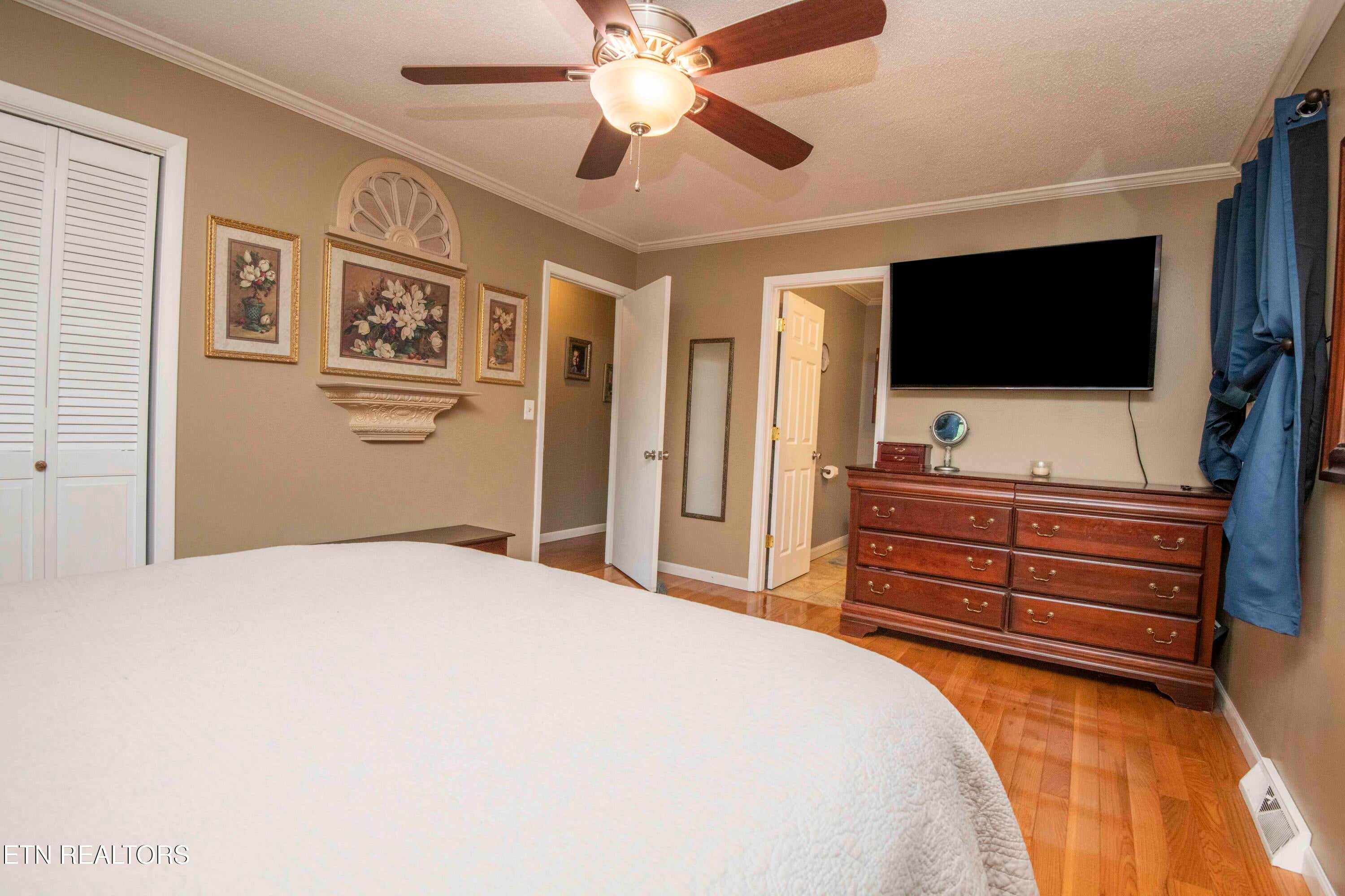 Kingston, Tennessee, 37763, United States, 3 Bedrooms Bedrooms, ,2 BathroomsBathrooms,Residential,For Sale,1882292