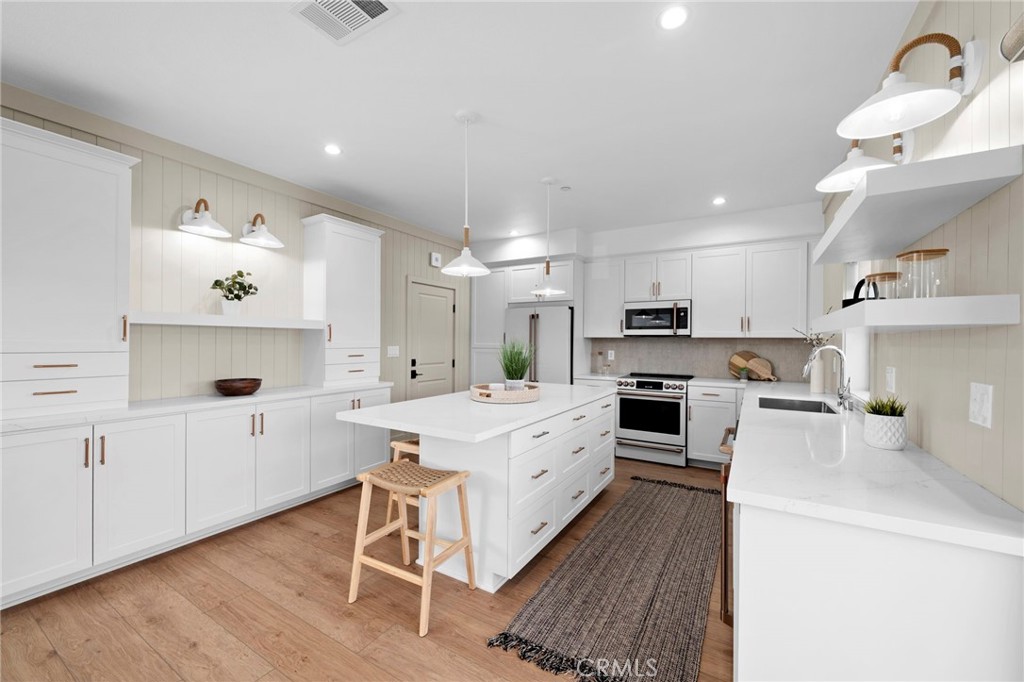 Paramount, California, 90723, United States, 4 Bedrooms Bedrooms, ,3 BathroomsBathrooms,Residential,For Sale,1926475