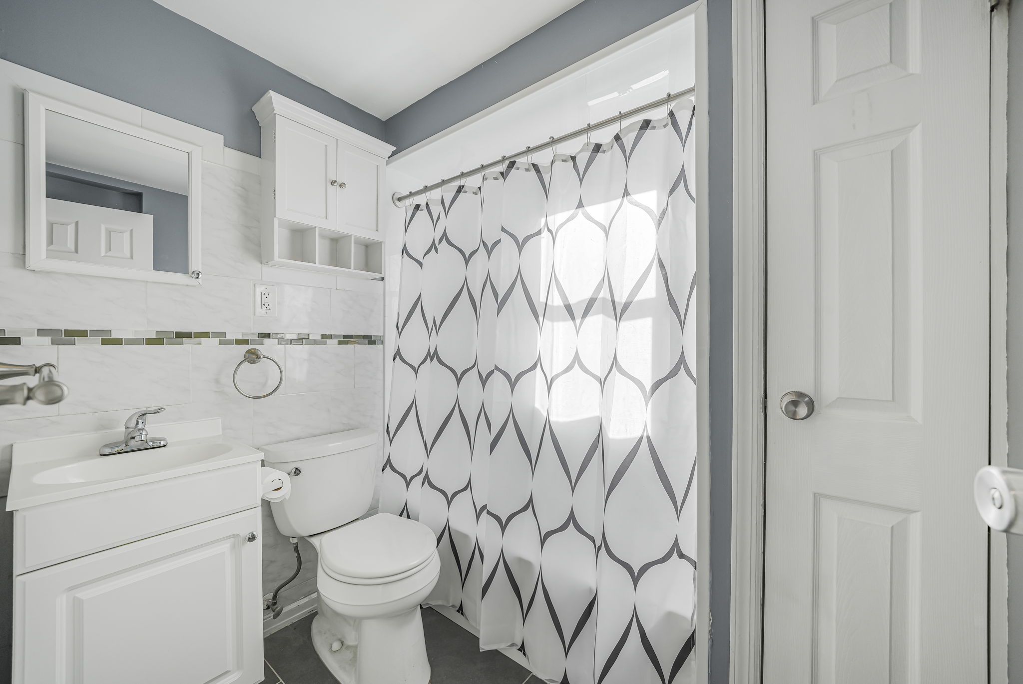 Elmwood Park, New Jersey, 07407, United States, 4 Bedrooms Bedrooms, ,2 BathroomsBathrooms,Residential,For Sale,2009645