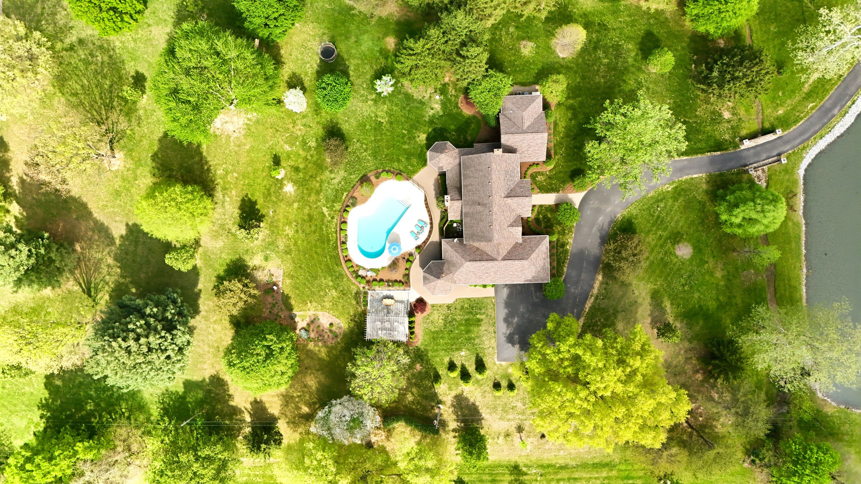  12409 Lucas Lane, Anchorage, KY 40223 - 物件實景