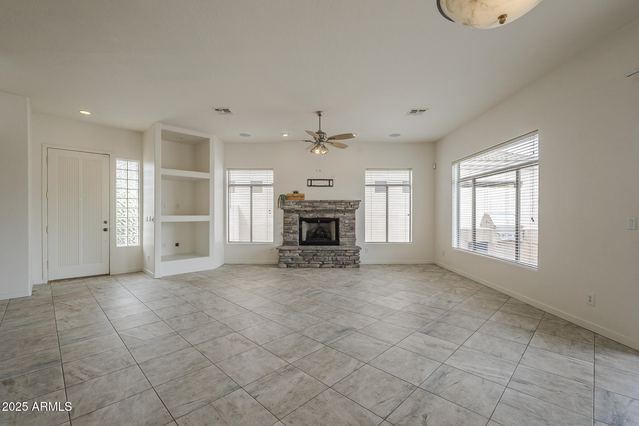 Phoenix, Arizona, 85042, United States, 3 Bedrooms Bedrooms, ,Residential,For Sale,1939131