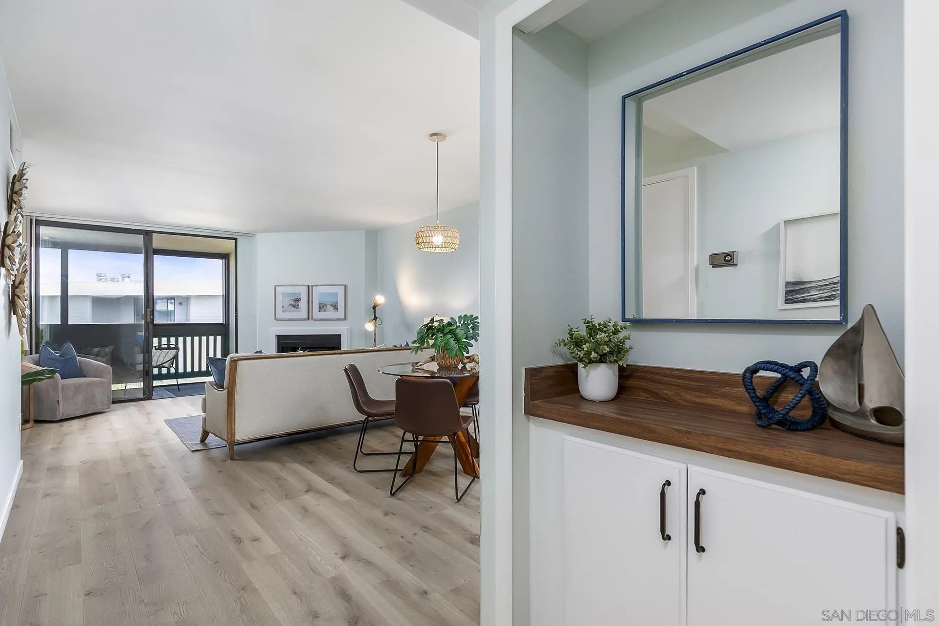 San Diego, California, 92110, United States, 1 Bedroom Bedrooms, ,1 BathroomBathrooms,Residential,For Sale,1970133