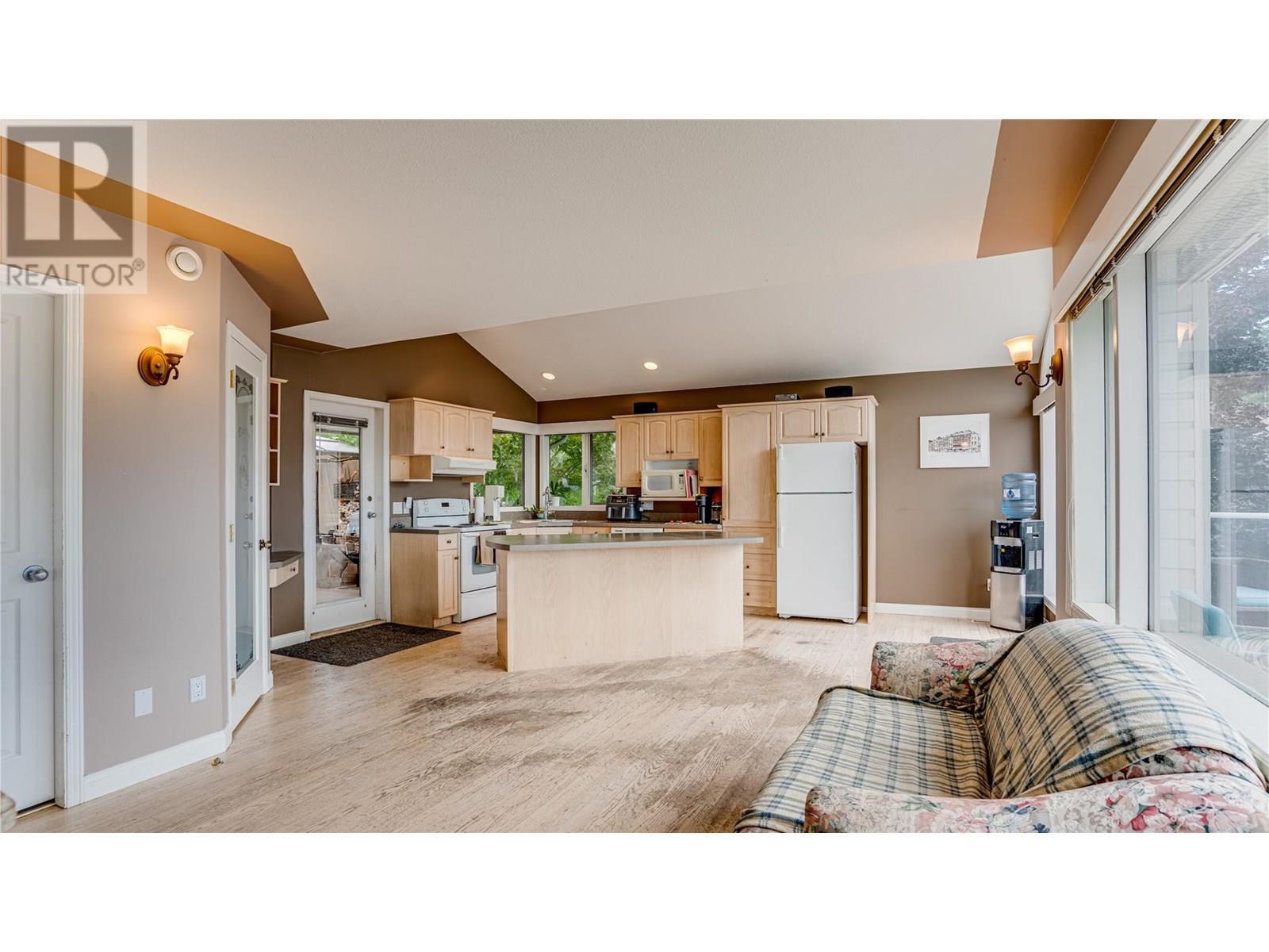 VERNON, British Columbia, V1B 2W8, CA, 5 Bedrooms Bedrooms, ,3 BathroomsBathrooms,Residential,For Sale,1901364