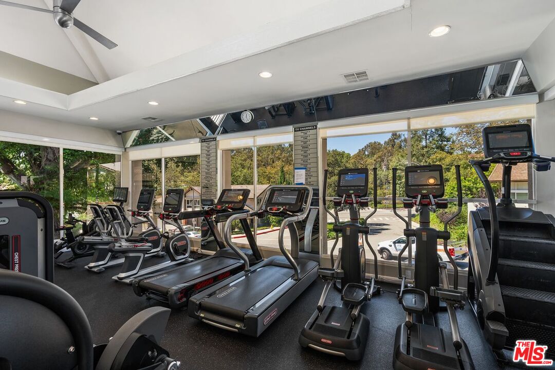 Los Angeles, California, 90077, United States, 3 Bedrooms Bedrooms, ,3 BathroomsBathrooms,Residential,For Sale,1933289