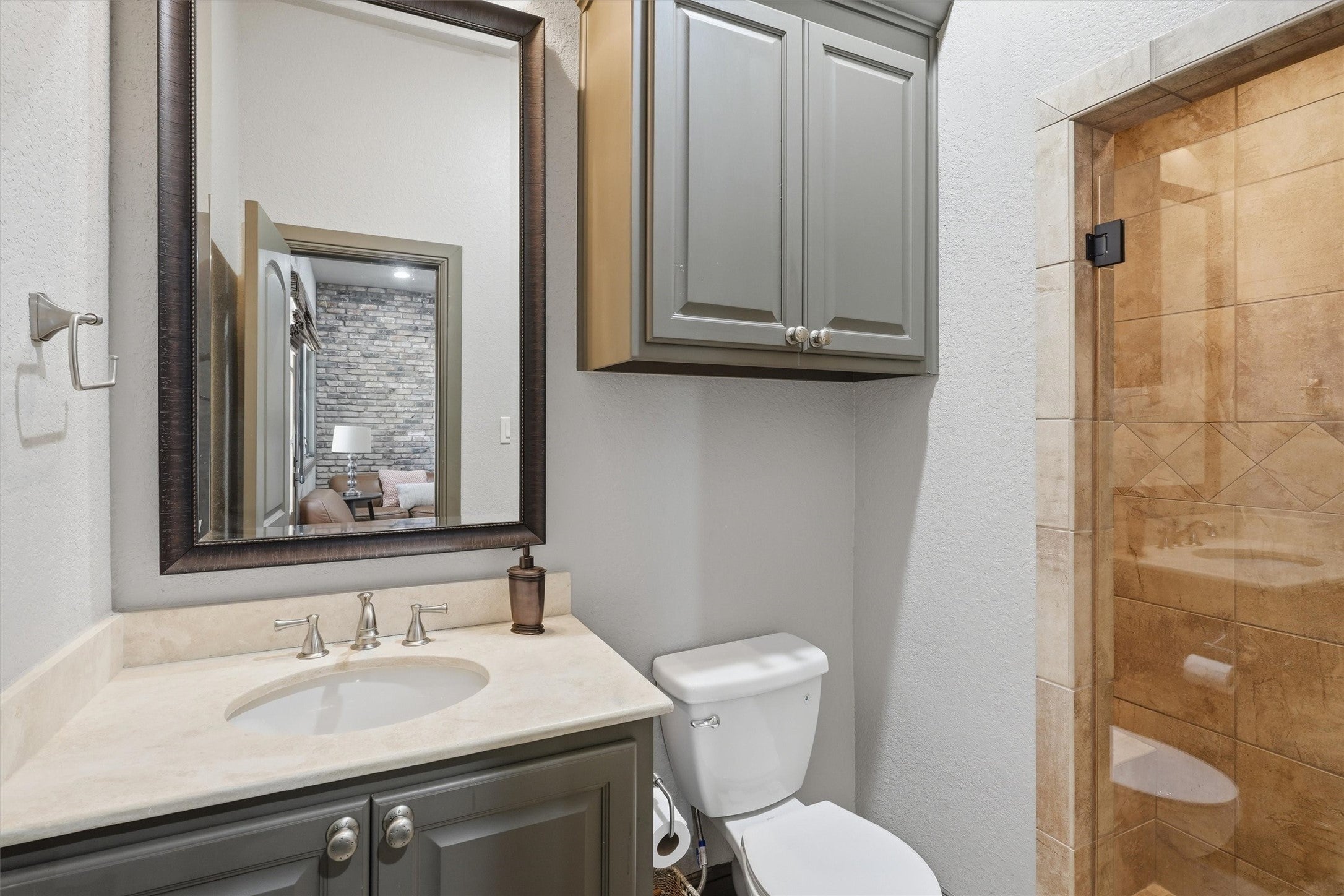 Graford, Texas, 76449, United States, 4 Bedrooms Bedrooms, ,5 BathroomsBathrooms,Residential,For Sale,2048320