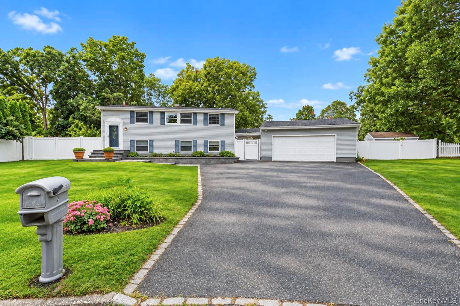 Bud Ct, East Setauket, NY 11733