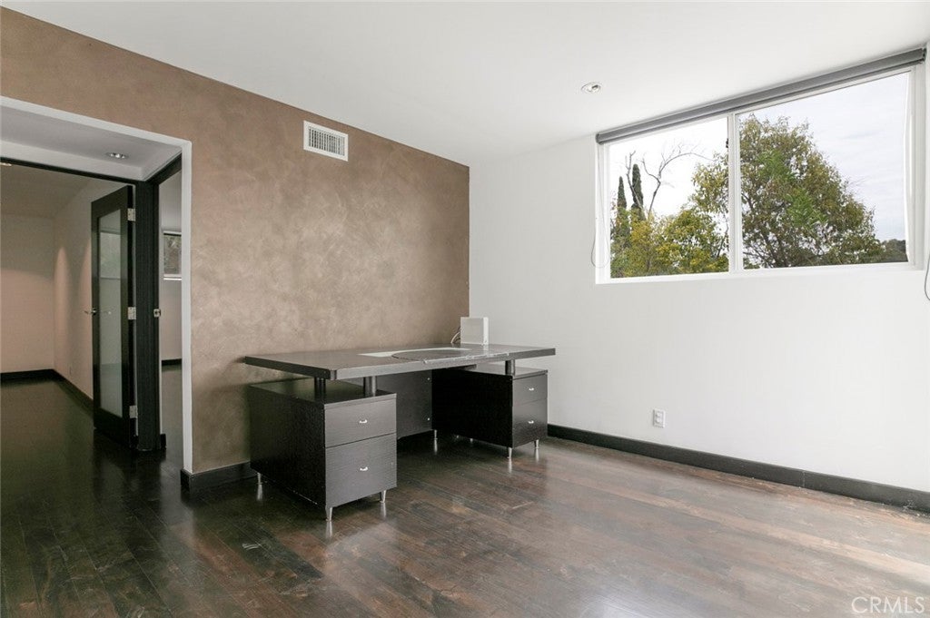 Woodland Hills, California, 91364, United States, 3 Bedrooms Bedrooms, ,3 BathroomsBathrooms,Residential,For Sale,1942330