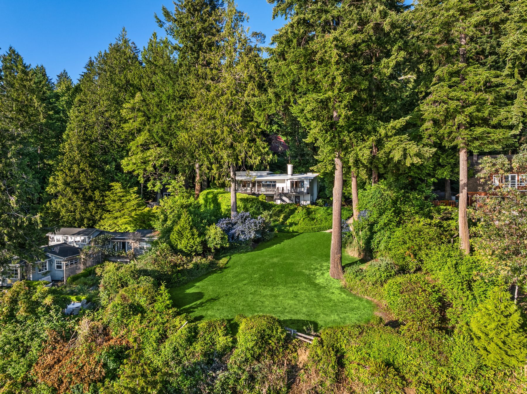  9453 Olympus Beach Rd NE, Bainbridge Island, WA 98110 - 物件實景
