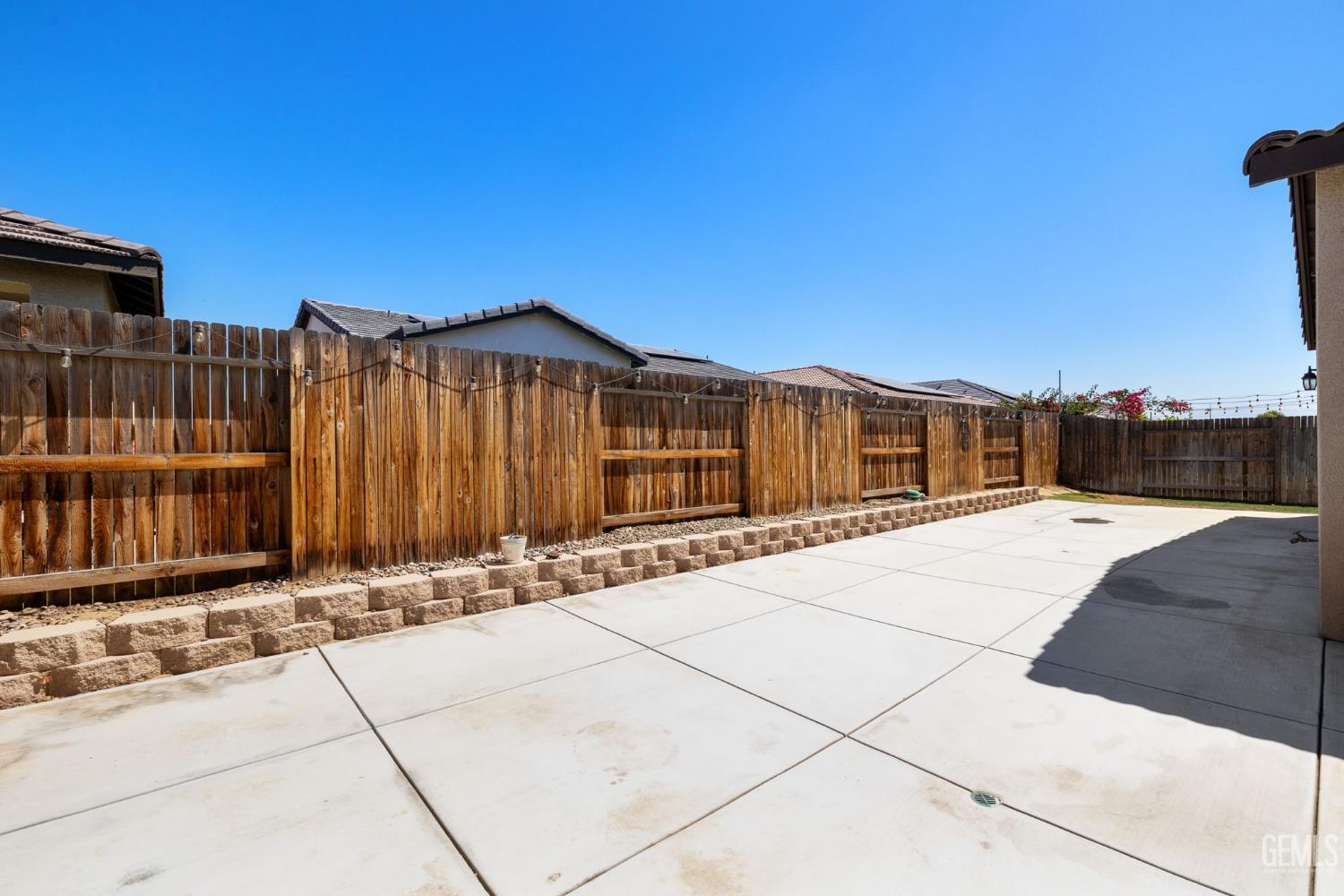 Bakersfield, California, 93314, United States, 5 Bedrooms Bedrooms, ,3 BathroomsBathrooms,Residential,For Sale,1821031