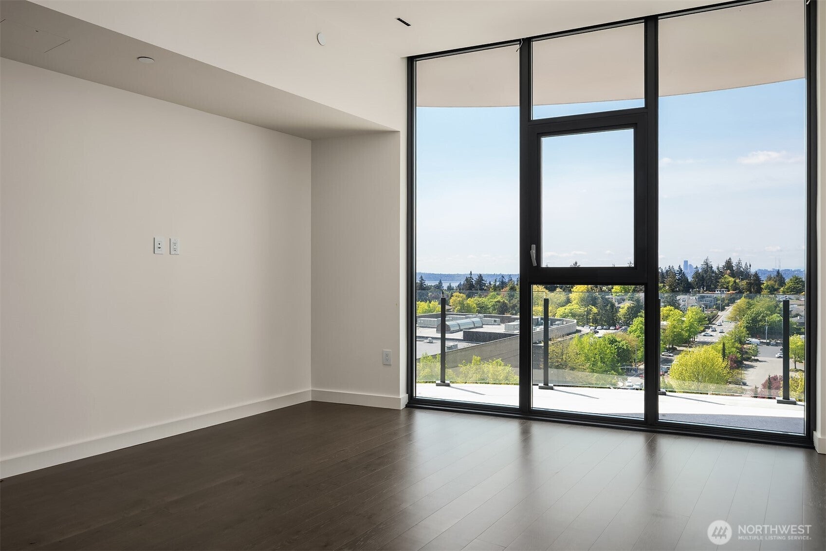 Bellevue, Washington, 98004, United States, 1 Bedroom Bedrooms, ,2 BathroomsBathrooms,Residential,For Sale,1857627