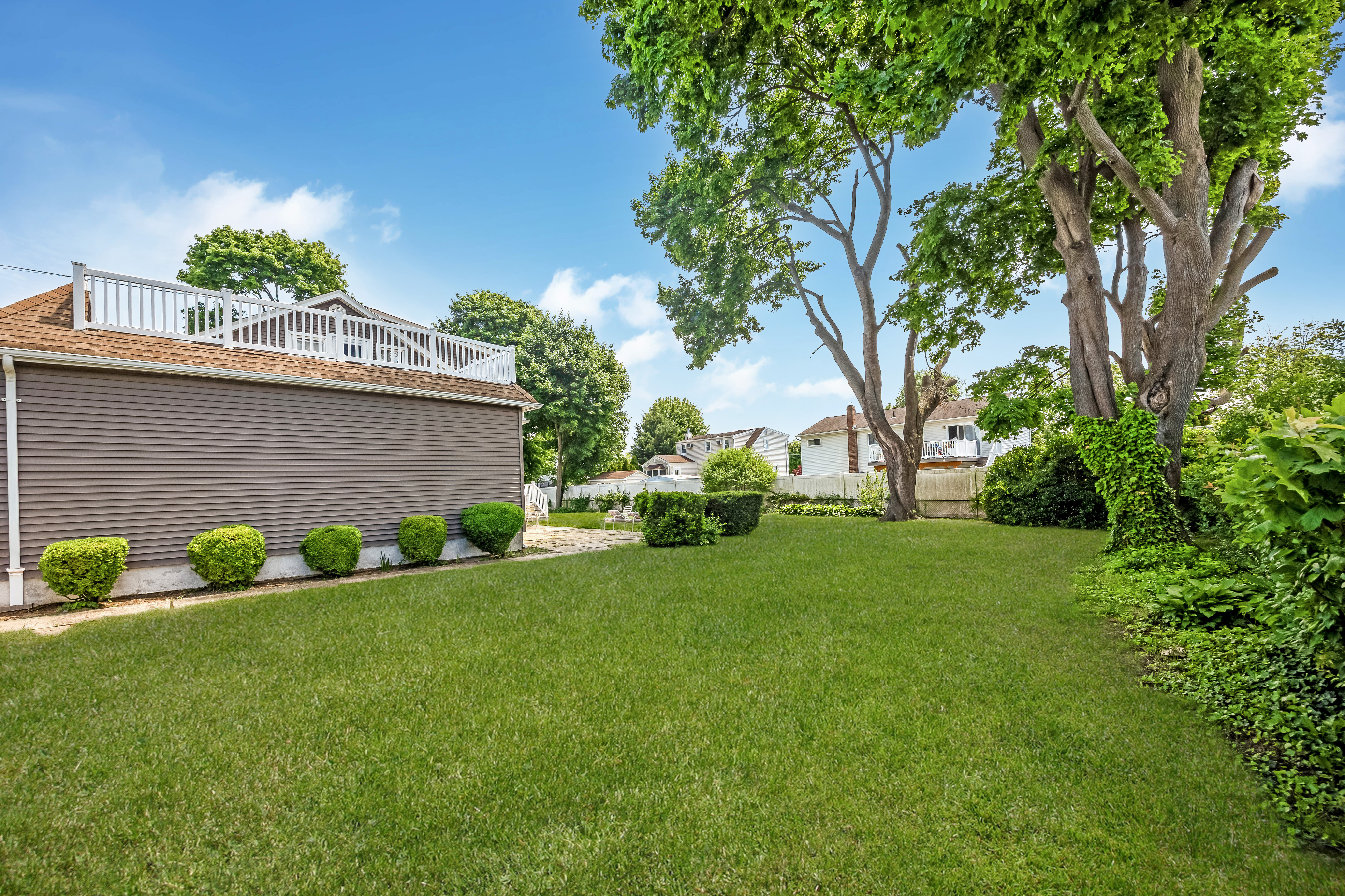 West Babylon, New York, 11704, United States, 5 Bedrooms Bedrooms, ,3 BathroomsBathrooms,Residential,For Sale,2048080
