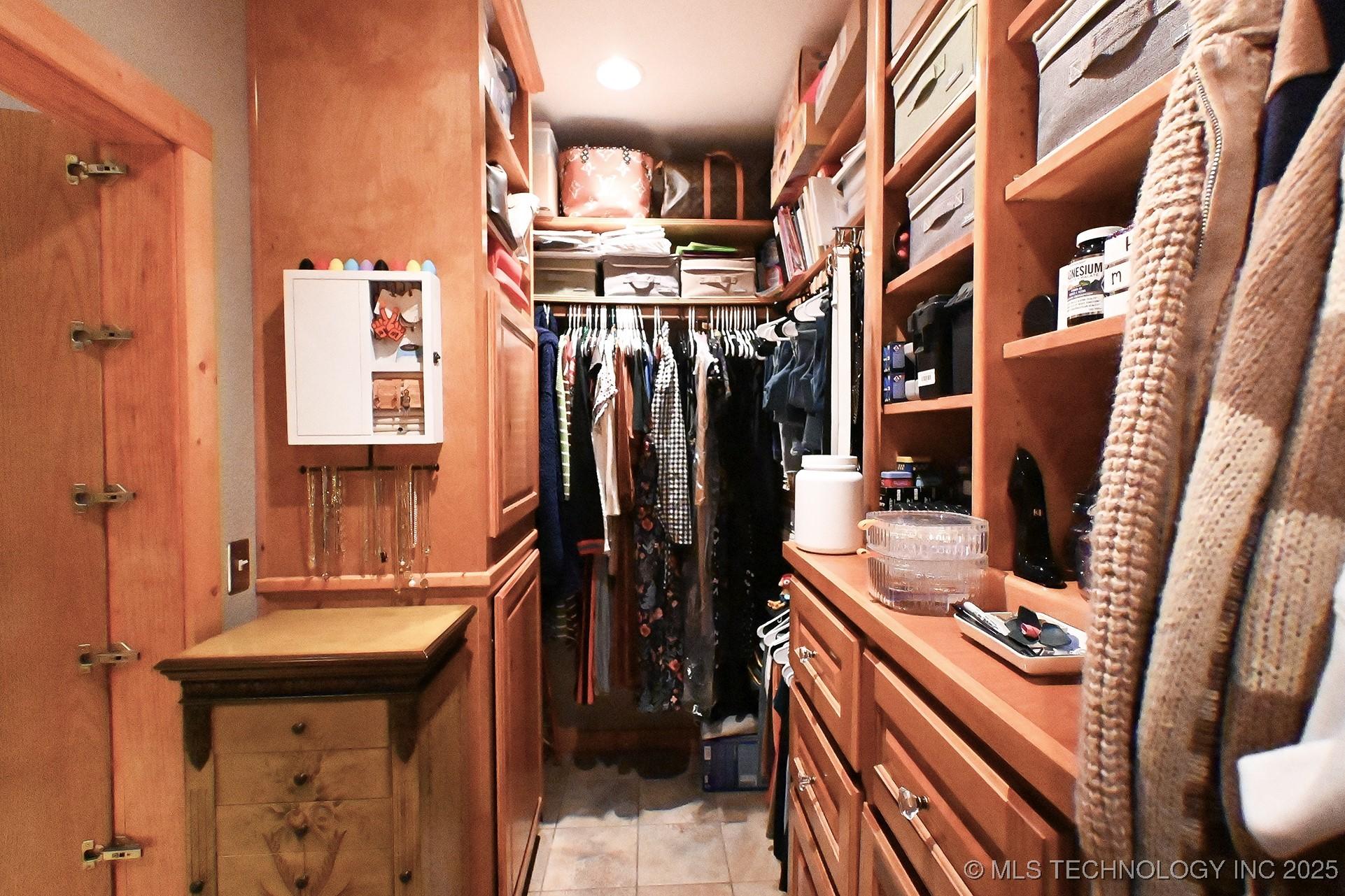 Sallisaw, Oklahoma, 74955, United States, 3 Bedrooms Bedrooms, ,3 BathroomsBathrooms,Residential,For Sale,1977994