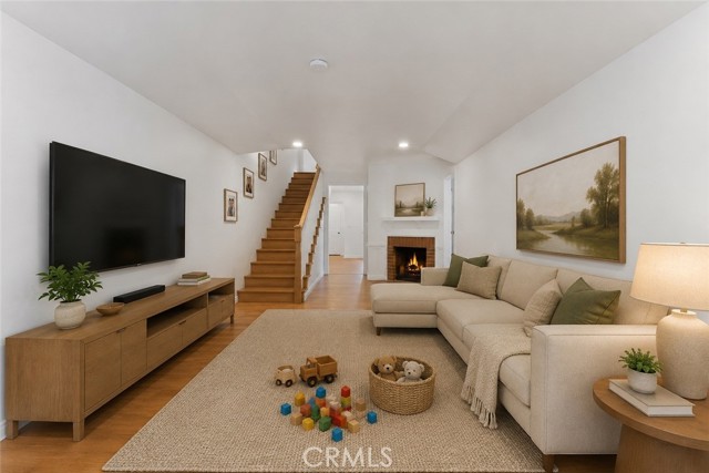 Los Angeles, California, 90043, United States, 3 Bedrooms Bedrooms, ,3 BathroomsBathrooms,Residential,For Sale,2049255