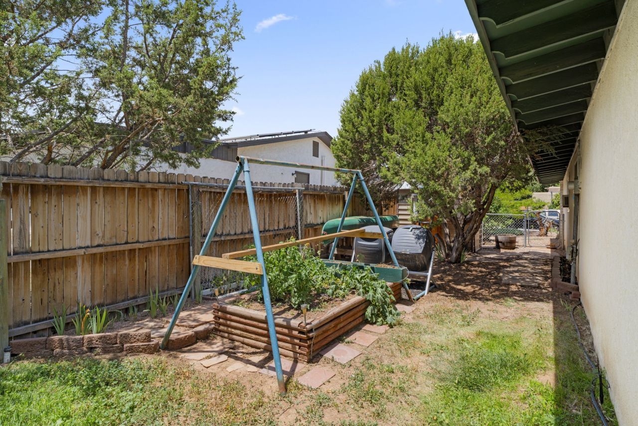 White Rock, New Mexico, 87547, United States, 4 Bedrooms Bedrooms, ,3 BathroomsBathrooms,Residential,For Sale,1906600