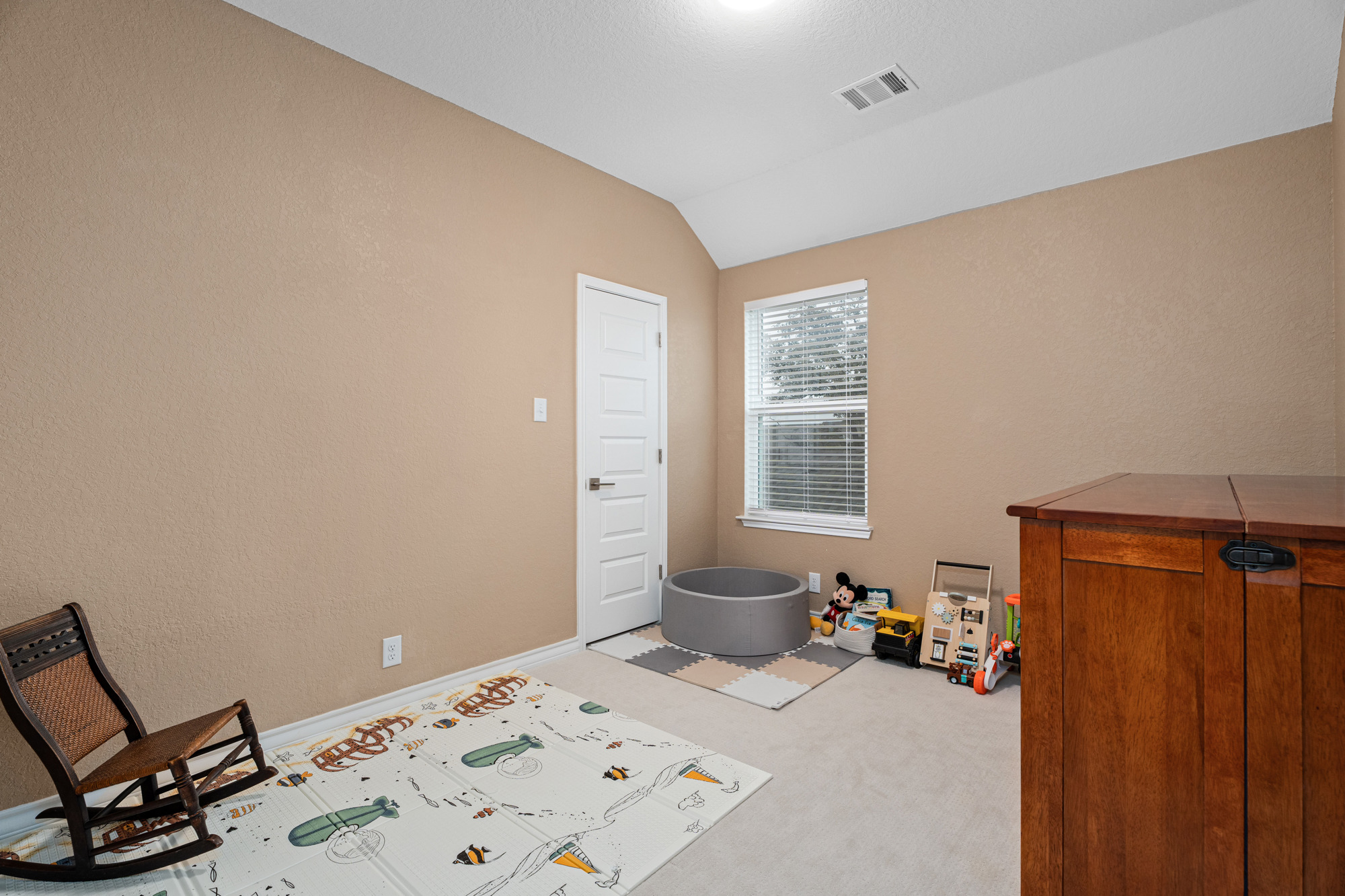 San Antonio, Texas, 78254, United States, 5 Bedrooms Bedrooms, ,3 BathroomsBathrooms,Residential,For Sale,1935697