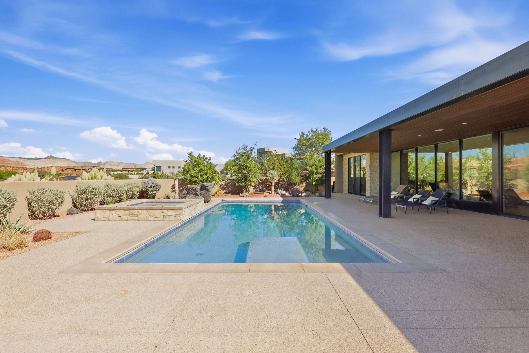  Warm Desert Modern Single Level Living in the Gated side of the Ledges Course - 物件實景