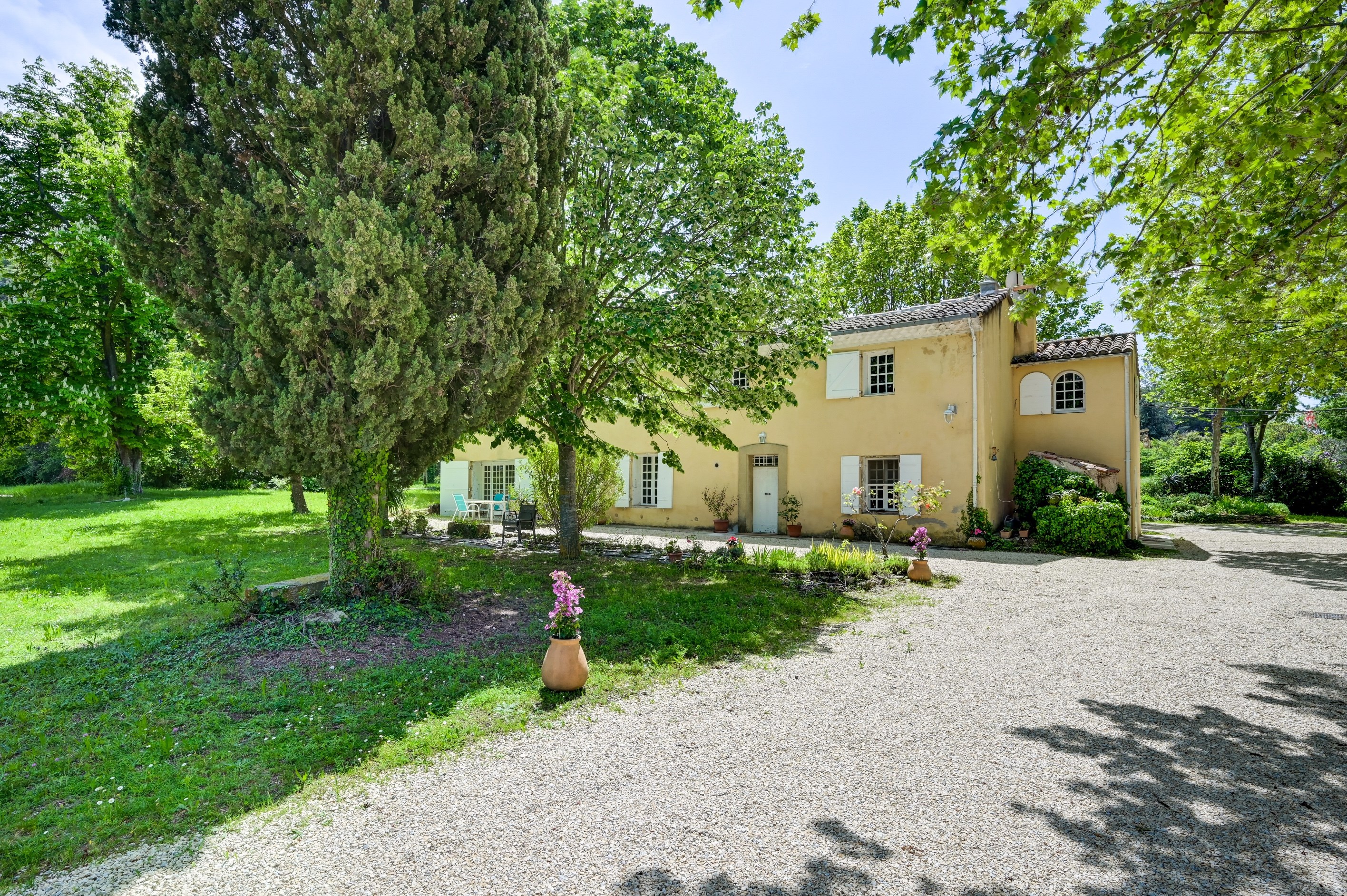  Rare on the market – Farmhouse for full renovation – North Aix-en-Provence - 物件實景