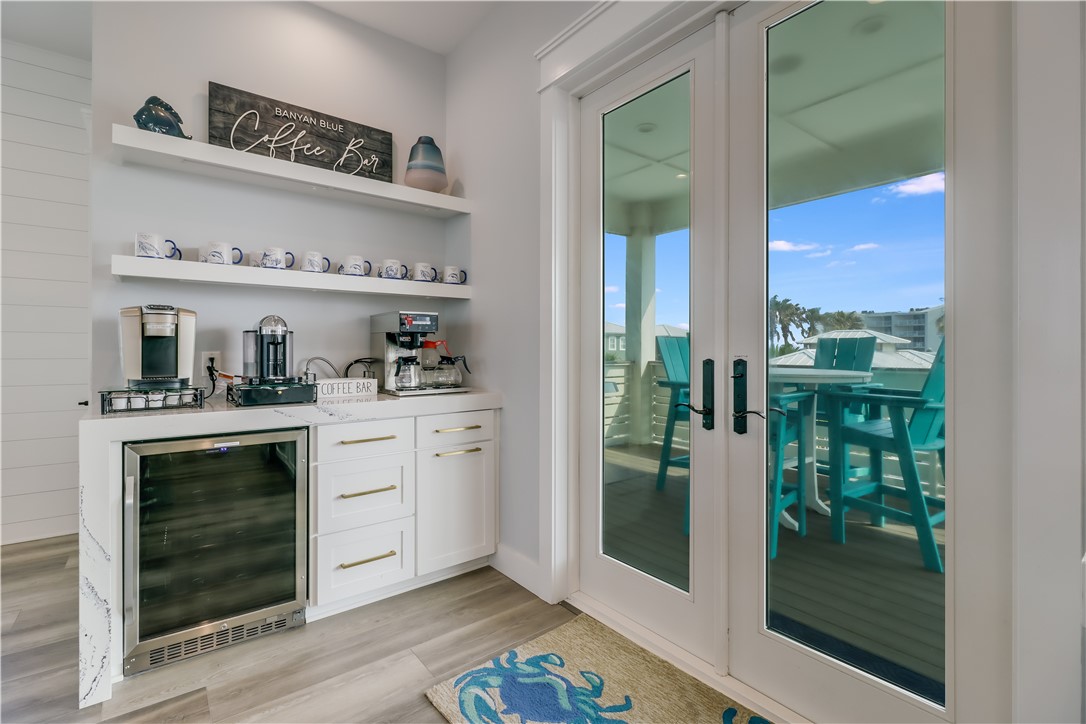 Port Aransas, Texas, 78373, United States, 6 Bedrooms Bedrooms, ,5 BathroomsBathrooms,Residential,For Sale,1829566