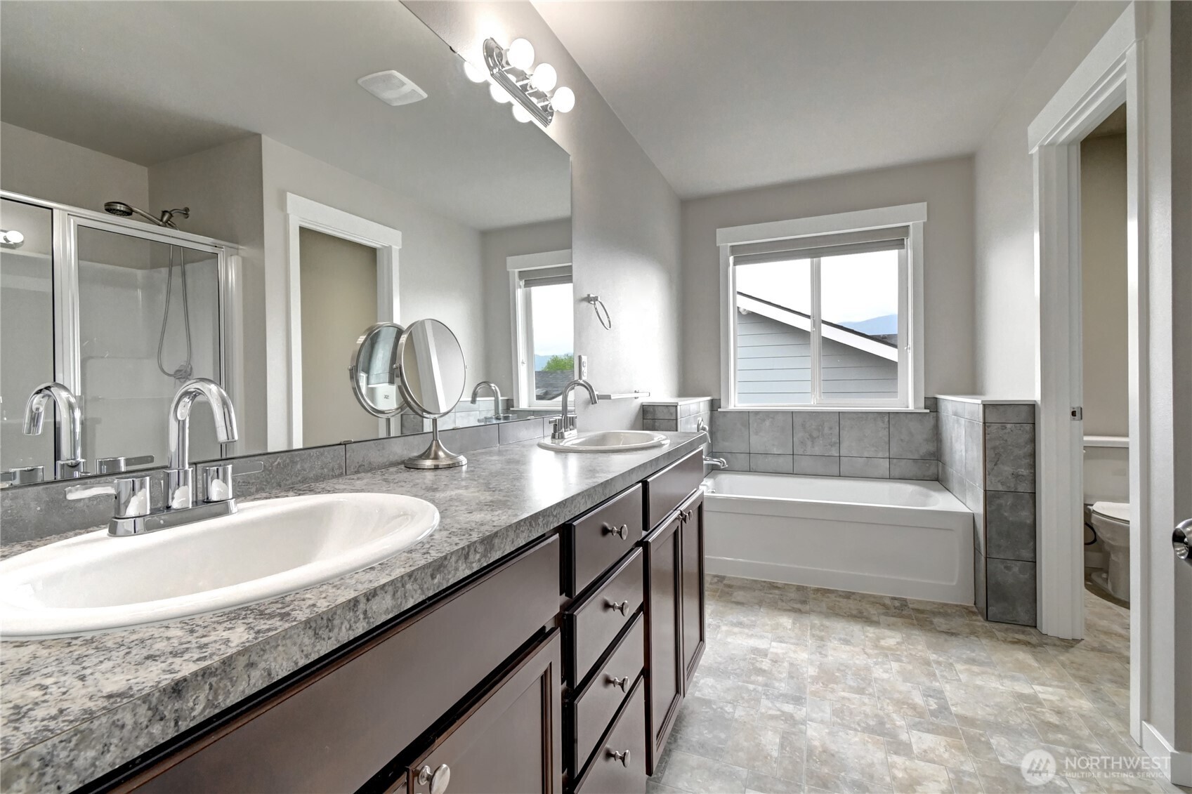 Mount Vernon, Washington, 98273, United States, 3 Bedrooms Bedrooms, ,3 BathroomsBathrooms,Residential,For Sale,1827775