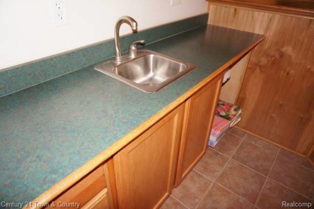 Macomb Twp, Michigan, 48044, United States, 4 Bedrooms Bedrooms, ,4 BathroomsBathrooms,Residential,For Sale,1942968