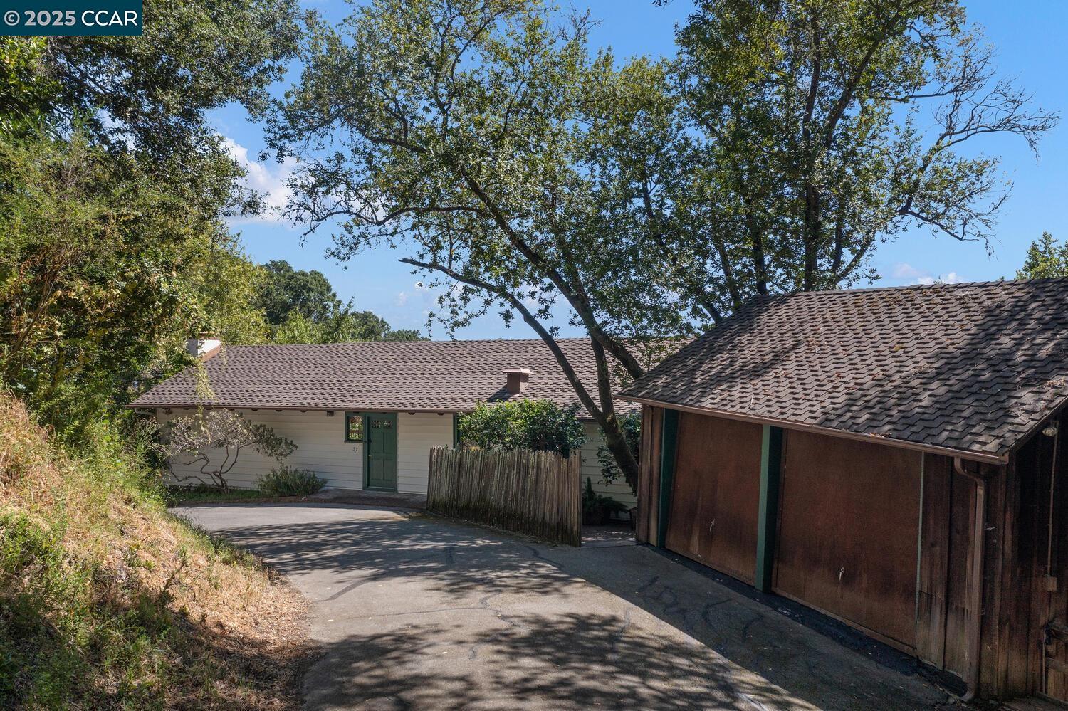 Orinda, California, 94563, United States, 6 Bedrooms Bedrooms, ,4 BathroomsBathrooms,Residential,For Sale,1838160