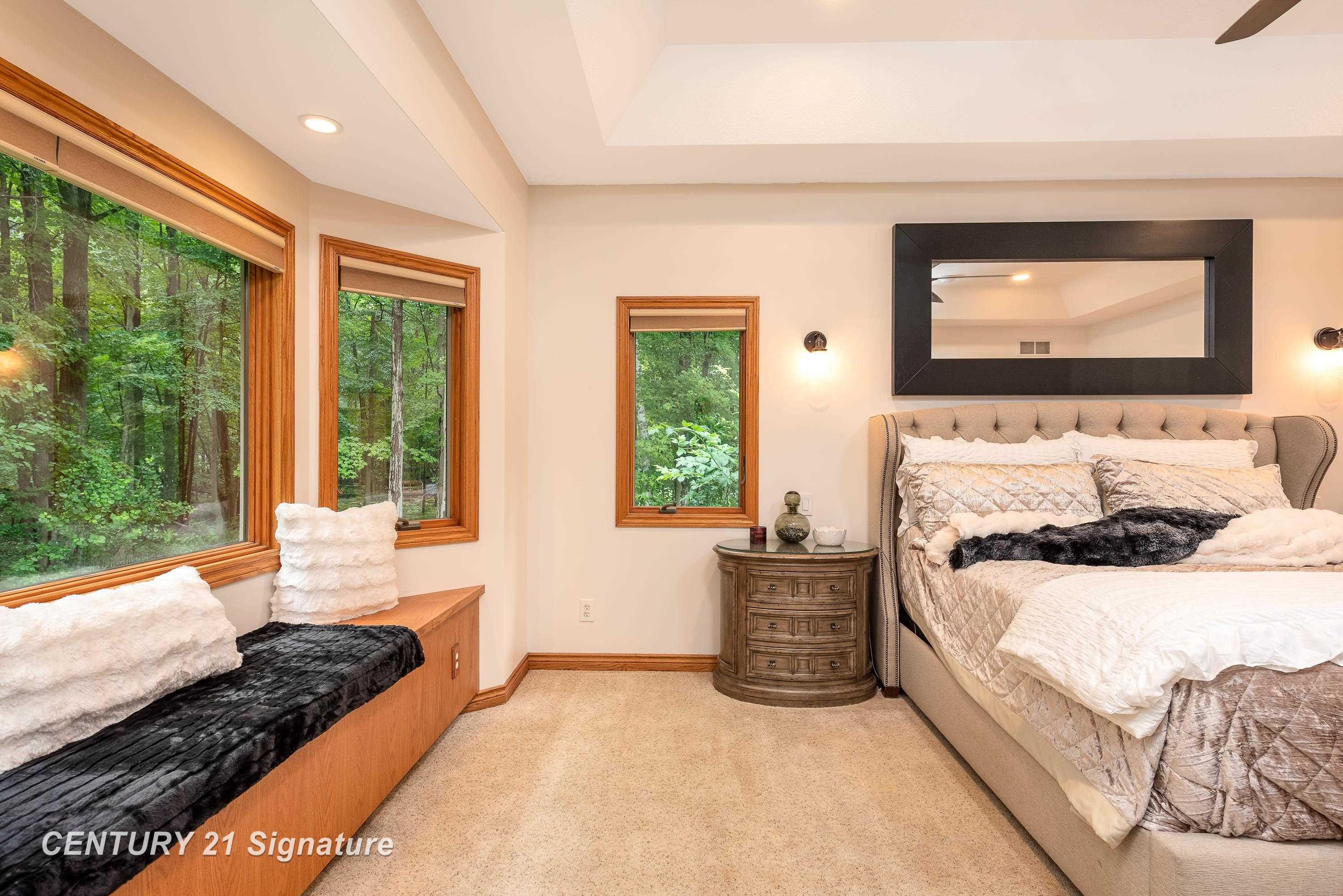 Midland, Michigan, 48642, United States, 4 Bedrooms Bedrooms, ,4 BathroomsBathrooms,Residential,For Sale,1981161