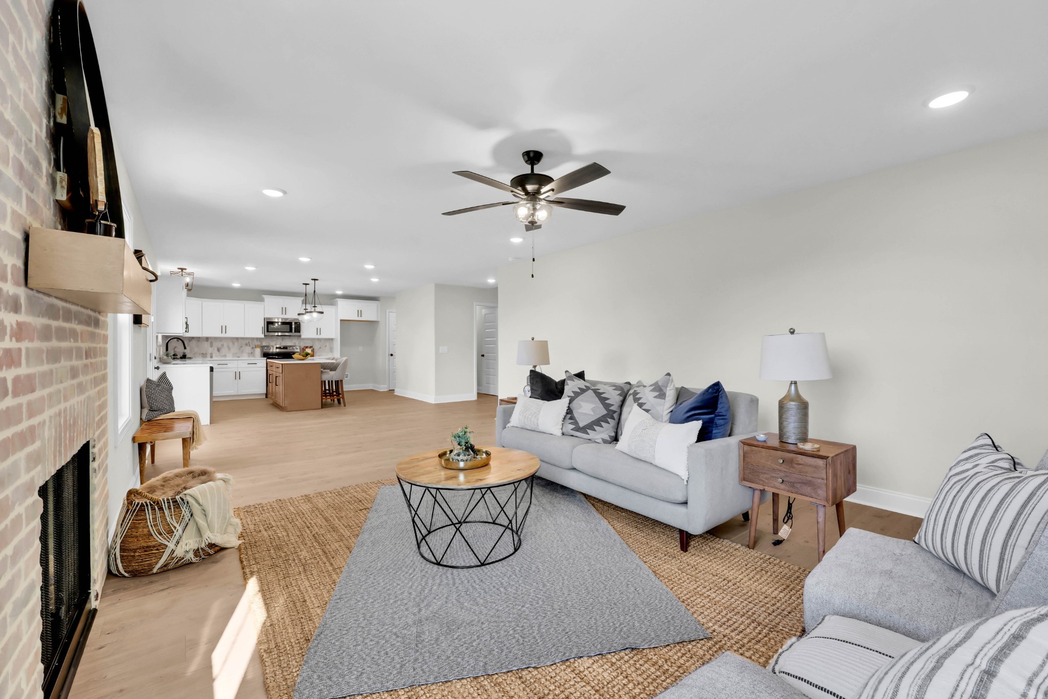 Clarksville, Tennessee, 37040, United States, 4 Bedrooms Bedrooms, ,3 BathroomsBathrooms,Residential,For Sale,2001195