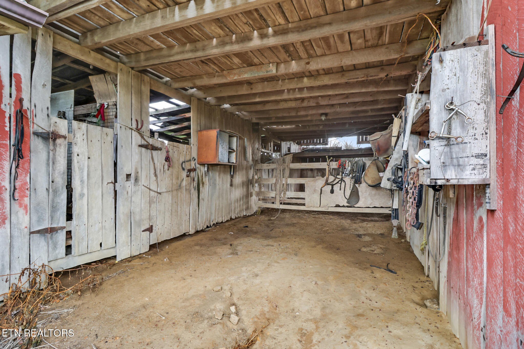 Deer Lodge, Tennessee, 37726, United States, 3 Bedrooms Bedrooms, ,2 BathroomsBathrooms,Residential,For Sale,2006458