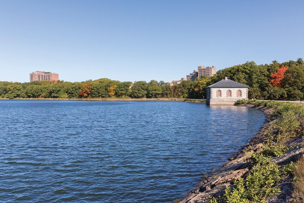 Boston, Massachusetts, 02135, United States, 2 Bedrooms Bedrooms, ,1 BathroomBathrooms,Residential,For Sale,1907550